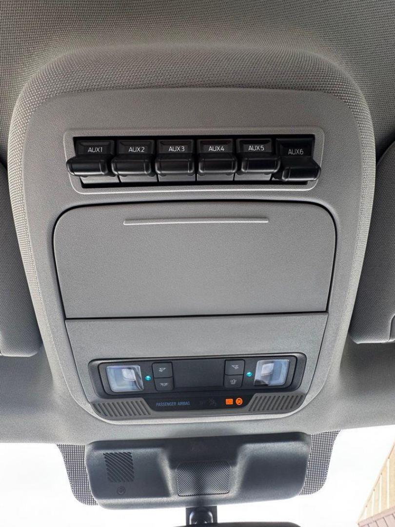 2026 Oxford White /Medium Dark Slate Ford F-350SD XLT (1FT8W3DT1TE) with an Power Stroke 6.7L V8 DI 32V OHV Turbodiesel engine, Automatic transmission, located at 1105 E Mulberry, Kaufman, TX, 75142, (972) 962-2151, 32.589550, -96.300926 - $3,252 off MSRP!<br><br>4WD.<br>White / Oxford White 2026 Ford F-350SD 4D Crew Cab XLT DRW 4WD 10-Speed Automatic Power Stroke 6.7L V8 DI 32V OHV Turbodiesel - Photo#18