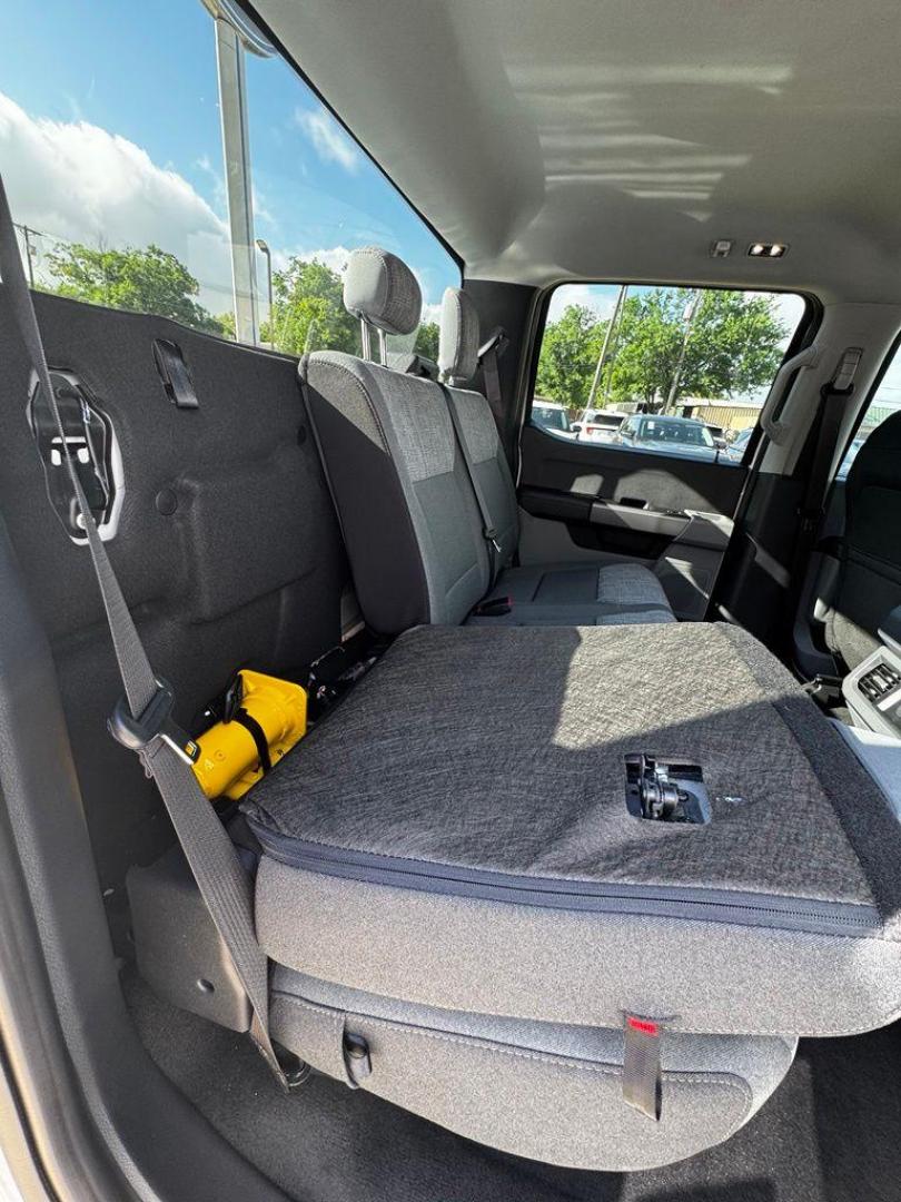 2026 Oxford White /Medium Dark Slate Ford F-350SD XLT (1FT8W3DT1TE) with an Power Stroke 6.7L V8 DI 32V OHV Turbodiesel engine, Automatic transmission, located at 1105 E Mulberry, Kaufman, TX, 75142, (972) 962-2151, 32.589550, -96.300926 - $3,252 off MSRP!<br><br>4WD.<br>White / Oxford White 2026 Ford F-350SD 4D Crew Cab XLT DRW 4WD 10-Speed Automatic Power Stroke 6.7L V8 DI 32V OHV Turbodiesel - Photo#27