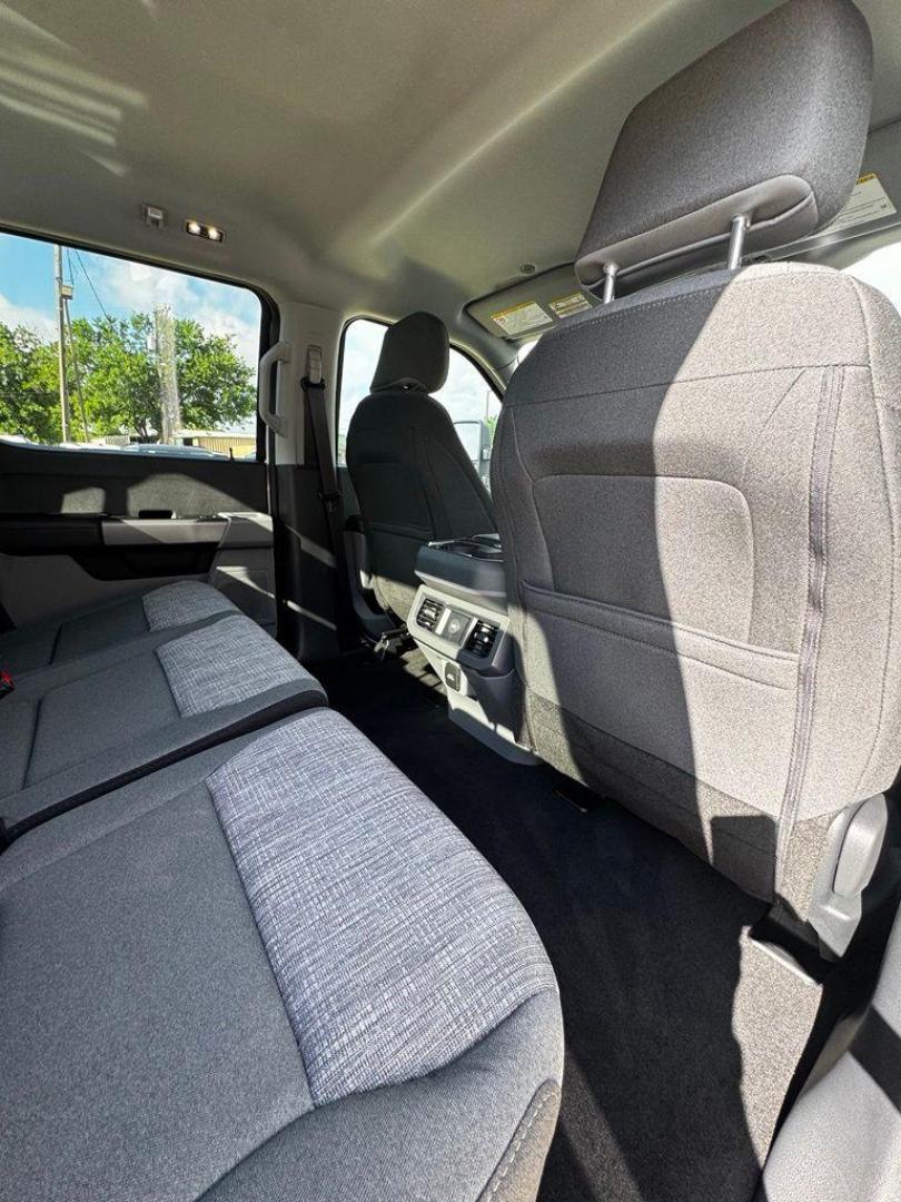 2026 Oxford White /Medium Dark Slate Ford F-350SD XLT (1FT8W3DT1TE) with an Power Stroke 6.7L V8 DI 32V OHV Turbodiesel engine, Automatic transmission, located at 1105 E Mulberry, Kaufman, TX, 75142, (972) 962-2151, 32.589550, -96.300926 - $3,252 off MSRP!<br><br>4WD.<br>White / Oxford White 2026 Ford F-350SD 4D Crew Cab XLT DRW 4WD 10-Speed Automatic Power Stroke 6.7L V8 DI 32V OHV Turbodiesel - Photo#28