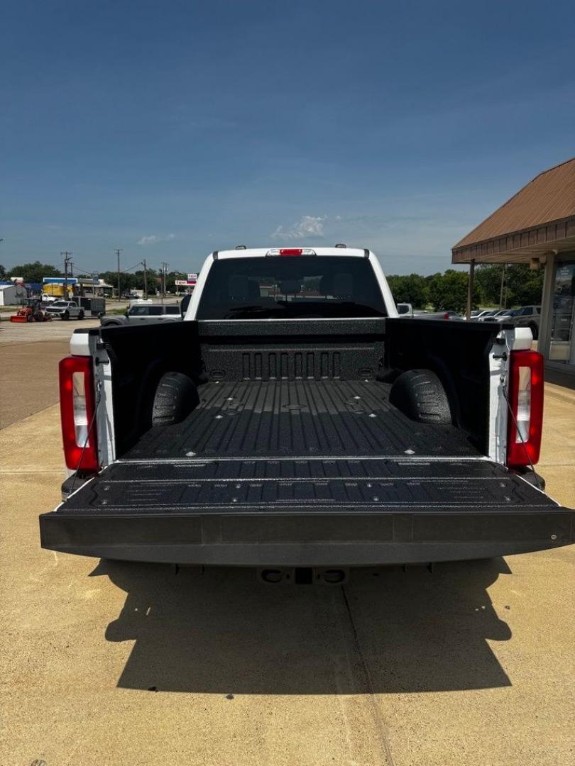 2026 Oxford White /Medium Dark Slate Ford F-350SD XLT (1FT8W3DT1TE) with an Power Stroke 6.7L V8 DI 32V OHV Turbodiesel engine, Automatic transmission, located at 1105 E Mulberry, Kaufman, TX, 75142, (972) 962-2151, 32.589550, -96.300926- Photo#31