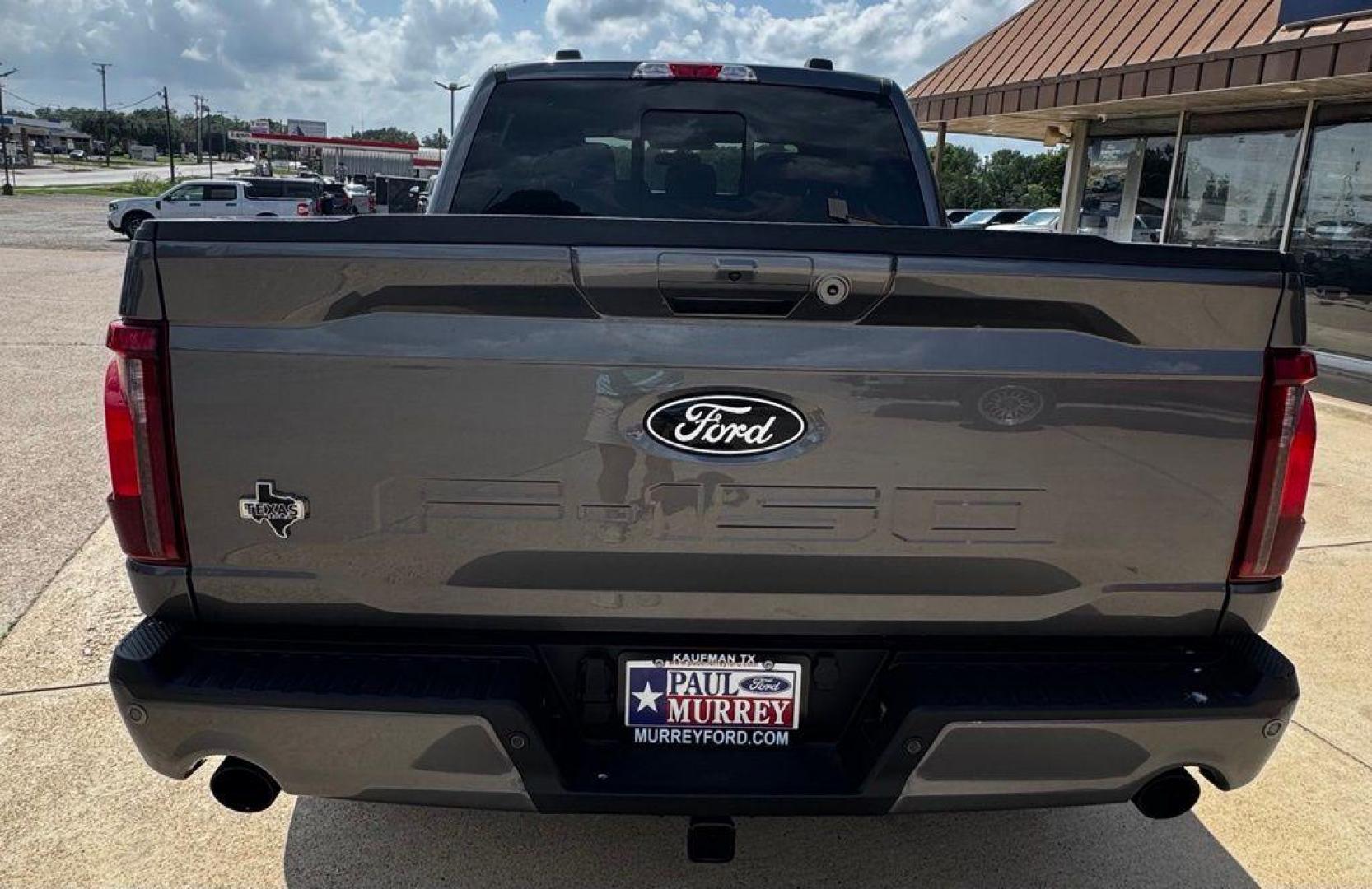 2026 Gray /Black Ford F-150 XLT (1FTEW3K55TF) with an 5.0L V8 engine, Automatic transmission, located at 1105 E Mulberry, Kaufman, TX, 75142, (972) 962-2151, 32.589550, -96.300926 - $1,500 off MSRP!<br><br><br>Gray 2026 Ford F-150 4D SuperCrew XLT RWD 10-Speed Automatic 5.0L V8 17/25 City/Highway MPG Price includes: $1500 - Employee Pricing Retail Customer Cash. Exp. 07/06/2026 - Photo#3