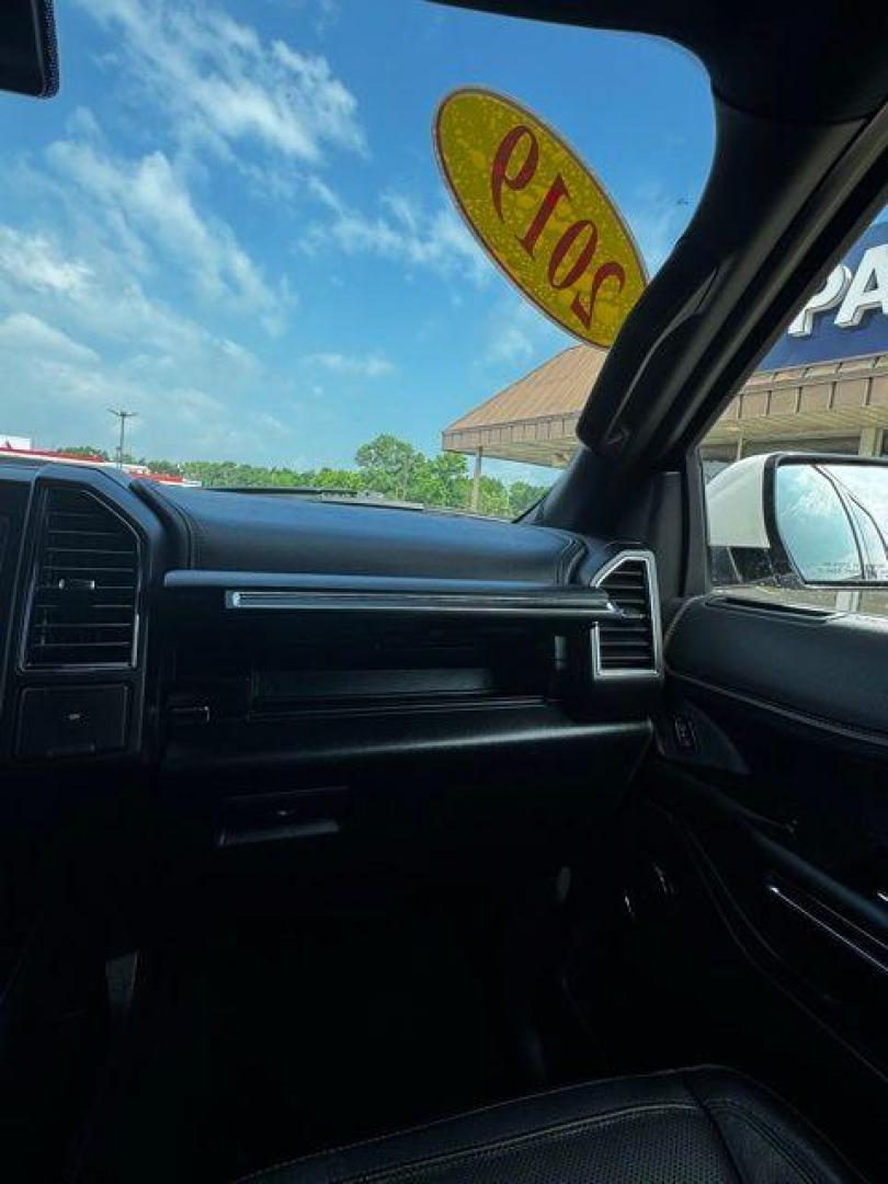 2019 White Platinum Clearcoat Metallic /Ebony Ford Expedition Limited (1FMJU1KT2KE) with an EcoBoost 3.5L V6 GTDi DOHC 24V Twin Turbocharged engine, Automatic transmission, located at 1105 E Mulberry, Kaufman, TX, 75142, (972) 962-2151, 32.589550, -96.300926 - White Platinum Clearcoat Metallic 2019 Ford Expedition 4D Sport Utility Limited RWD 10-Speed Automatic EcoBoost 3.5L V6 GTDi DOHC 24V Twin Turbocharged Power Running Boards. Priced below KBB Fair Purchase Price!<br><br><br>Recent Arrival! Odometer is 2910 miles below market average!<br><br>Awards:<b - Photo#13