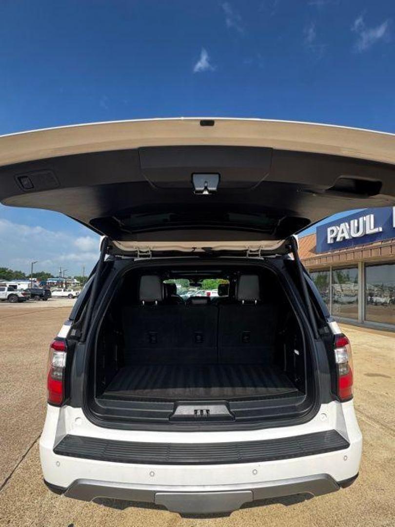 2019 White Platinum Clearcoat Metallic /Ebony Ford Expedition Limited (1FMJU1KT2KE) with an EcoBoost 3.5L V6 GTDi DOHC 24V Twin Turbocharged engine, Automatic transmission, located at 1105 E Mulberry, Kaufman, TX, 75142, (972) 962-2151, 32.589550, -96.300926 - White Platinum Clearcoat Metallic 2019 Ford Expedition 4D Sport Utility Limited RWD 10-Speed Automatic EcoBoost 3.5L V6 GTDi DOHC 24V Twin Turbocharged Power Running Boards. Priced below KBB Fair Purchase Price!<br><br><br>Recent Arrival! Odometer is 2910 miles below market average!<br><br>Awards:<b - Photo#26