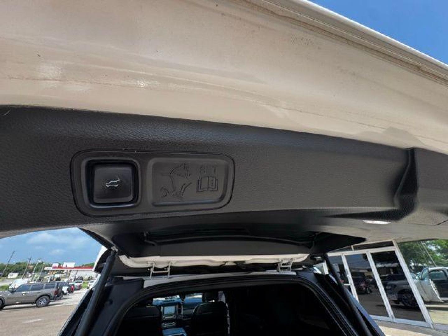 2019 White Platinum Clearcoat Metallic /Ebony Ford Expedition Limited (1FMJU1KT2KE) with an EcoBoost 3.5L V6 GTDi DOHC 24V Twin Turbocharged engine, Automatic transmission, located at 1105 E Mulberry, Kaufman, TX, 75142, (972) 962-2151, 32.589550, -96.300926 - White Platinum Clearcoat Metallic 2019 Ford Expedition 4D Sport Utility Limited RWD 10-Speed Automatic EcoBoost 3.5L V6 GTDi DOHC 24V Twin Turbocharged Power Running Boards. Priced below KBB Fair Purchase Price!<br><br><br>Recent Arrival! Odometer is 2910 miles below market average!<br><br>Awards:<b - Photo#29