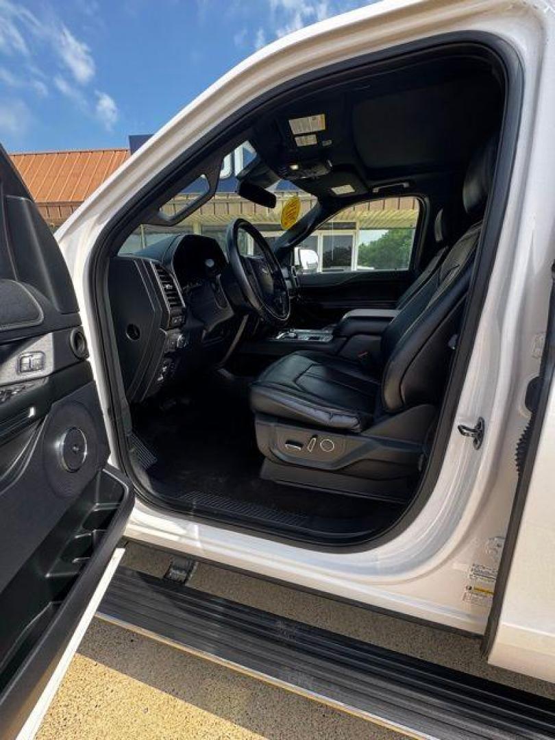 2019 White Platinum Clearcoat Metallic /Ebony Ford Expedition Limited (1FMJU1KT2KE) with an EcoBoost 3.5L V6 GTDi DOHC 24V Twin Turbocharged engine, Automatic transmission, located at 1105 E Mulberry, Kaufman, TX, 75142, (972) 962-2151, 32.589550, -96.300926 - White Platinum Clearcoat Metallic 2019 Ford Expedition 4D Sport Utility Limited RWD 10-Speed Automatic EcoBoost 3.5L V6 GTDi DOHC 24V Twin Turbocharged Power Running Boards, One Owner. Priced below KBB Fair Purchase Price!<br><br><br>Odometer is 14015 miles below market average!<br><br>Awards:<br> - Photo#9