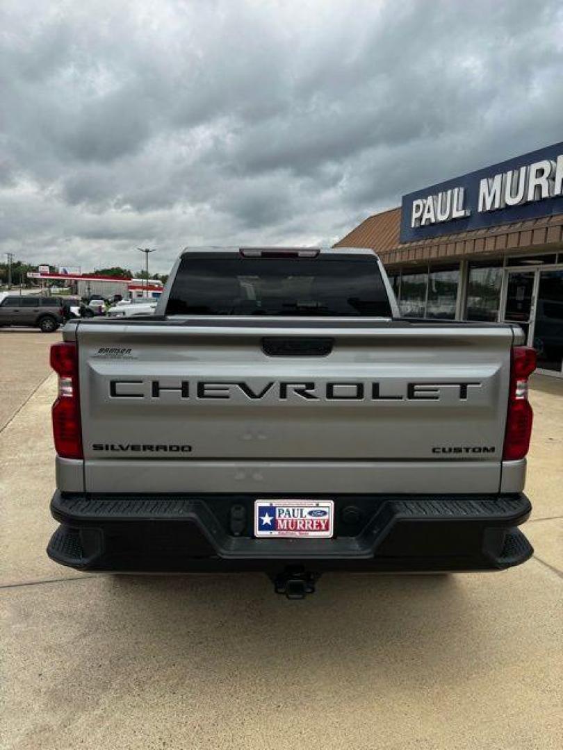 2024 Sterling Gray Metallic /Jet Black Chevrolet Silverado 1500 Custom Trail Boss (3GCPDCEK6RG) with an 2.7L I4 Turbocharged DOHC 16V LEV3-SULEV30 310hp engine, Automatic transmission, located at 1105 E Mulberry, Kaufman, TX, 75142, (972) 962-2151, 32.589550, -96.300926 - Sterling Gray Metallic 2024 Chevrolet Silverado 1500 4D Crew Cab Custom Trail Boss 4WD 8-Speed Automatic 2.7L I4 Turbocharged DOHC 16V LEV3-SULEV30 310hp Tow Hitch, Pass Through Rear Split Bench Seat, 8-Speed Automatic, 4WD, Jet Black Cloth.<br><br><br>Please call Paul Murrey Ford Inc. In Kaufman Te - Photo#4