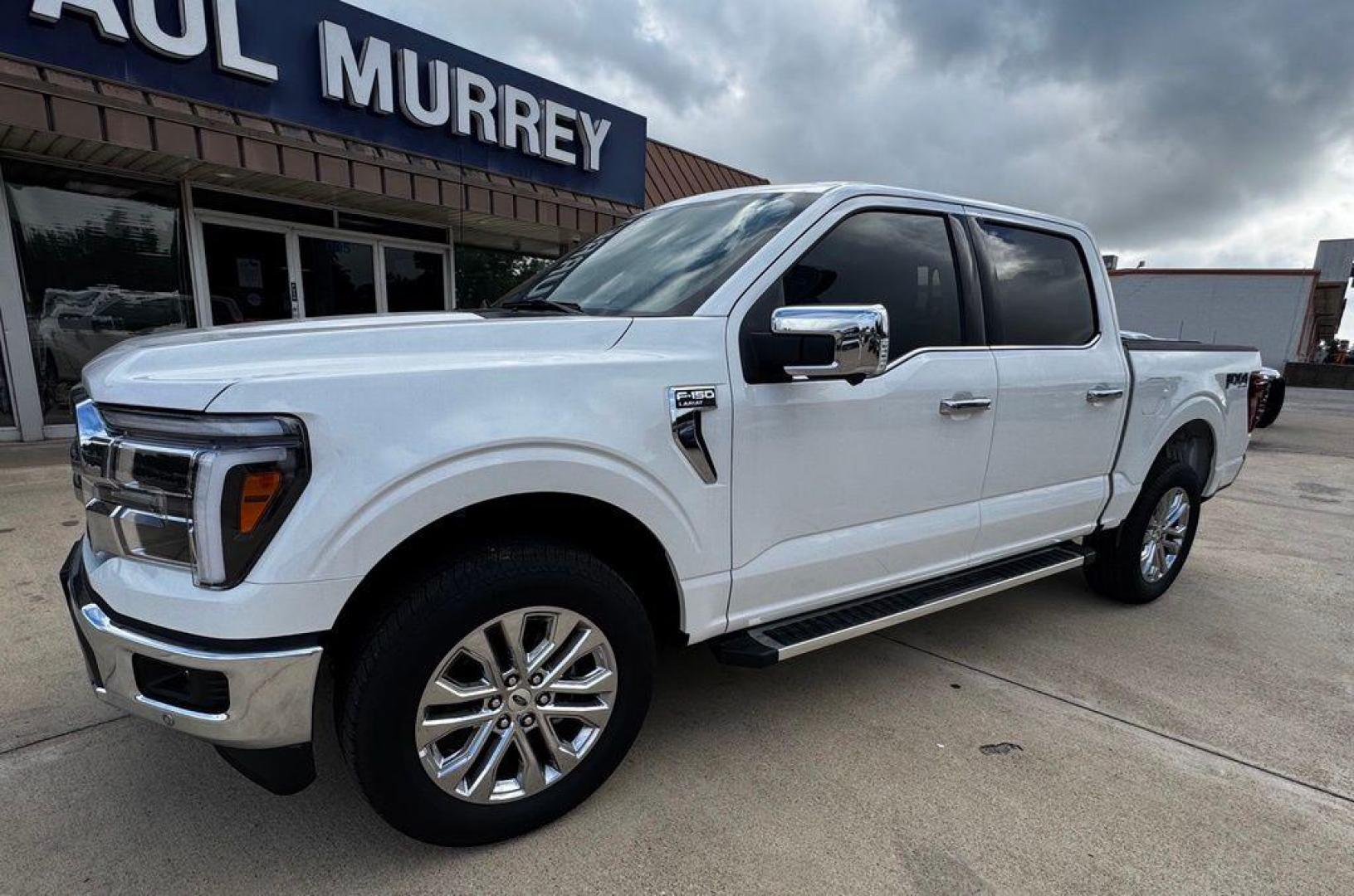 2026 White Metallic /Black/Medium Dark Slate Ford F-150 Lariat (1FTFW5L58TF) with an 5.0L V8 engine, Automatic transmission, located at 1105 E Mulberry, Kaufman, TX, 75142, (972) 962-2151, 32.589550, -96.300926 - $1,500 off MSRP!<br><br>4WD.<br>White Metallic 2026 Ford F-150 4D SuperCrew Lariat 4WD 10-Speed Automatic 5.0L V8 17/22 City/Highway MPG Price includes: $1500 - Employee Pricing Retail Customer Cash. Exp. 07/06/2026 - Photo#2