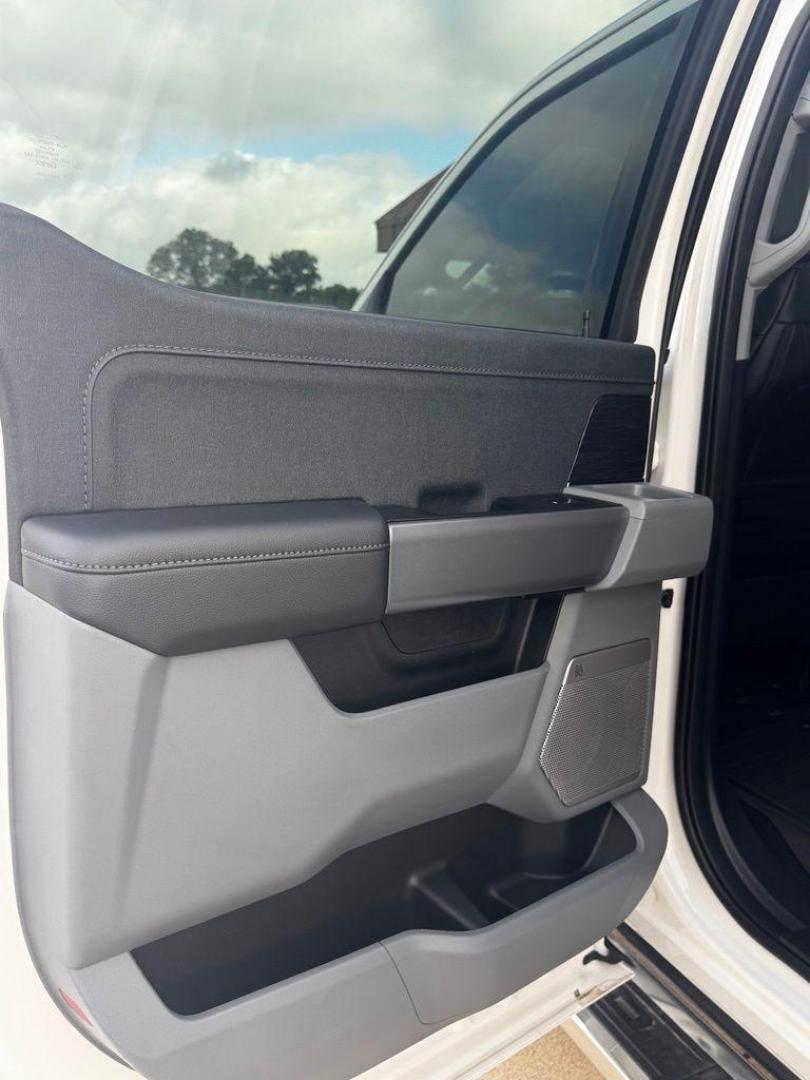 2026 White Metallic /Black/Medium Dark Slate Ford F-150 Lariat (1FTFW5L58TF) with an 5.0L V8 engine, Automatic transmission, located at 1105 E Mulberry, Kaufman, TX, 75142, (972) 962-2151, 32.589550, -96.300926 - $1,500 off MSRP!<br><br>4WD.<br>White Metallic 2026 Ford F-150 4D SuperCrew Lariat 4WD 10-Speed Automatic 5.0L V8 17/22 City/Highway MPG Price includes: $1500 - Employee Pricing Retail Customer Cash. Exp. 07/06/2026 - Photo#24
