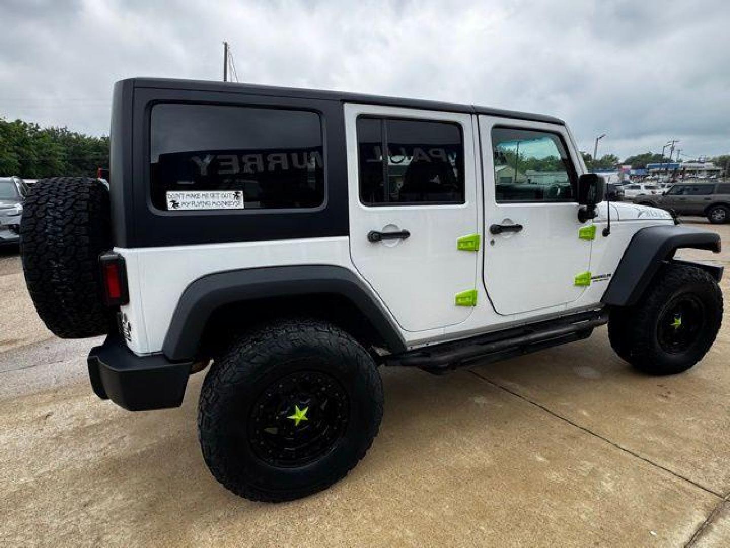 2017 Bright White Clearcoat /Black Jeep Wrangler Unlimited Rubicon (1C4BJWFGXHL) with an 3.6L V6 24V VVT engine, Automatic transmission, located at 1105 E Mulberry, Kaufman, TX, 75142, (972) 962-2151, 32.589550, -96.300926 - Photo#5