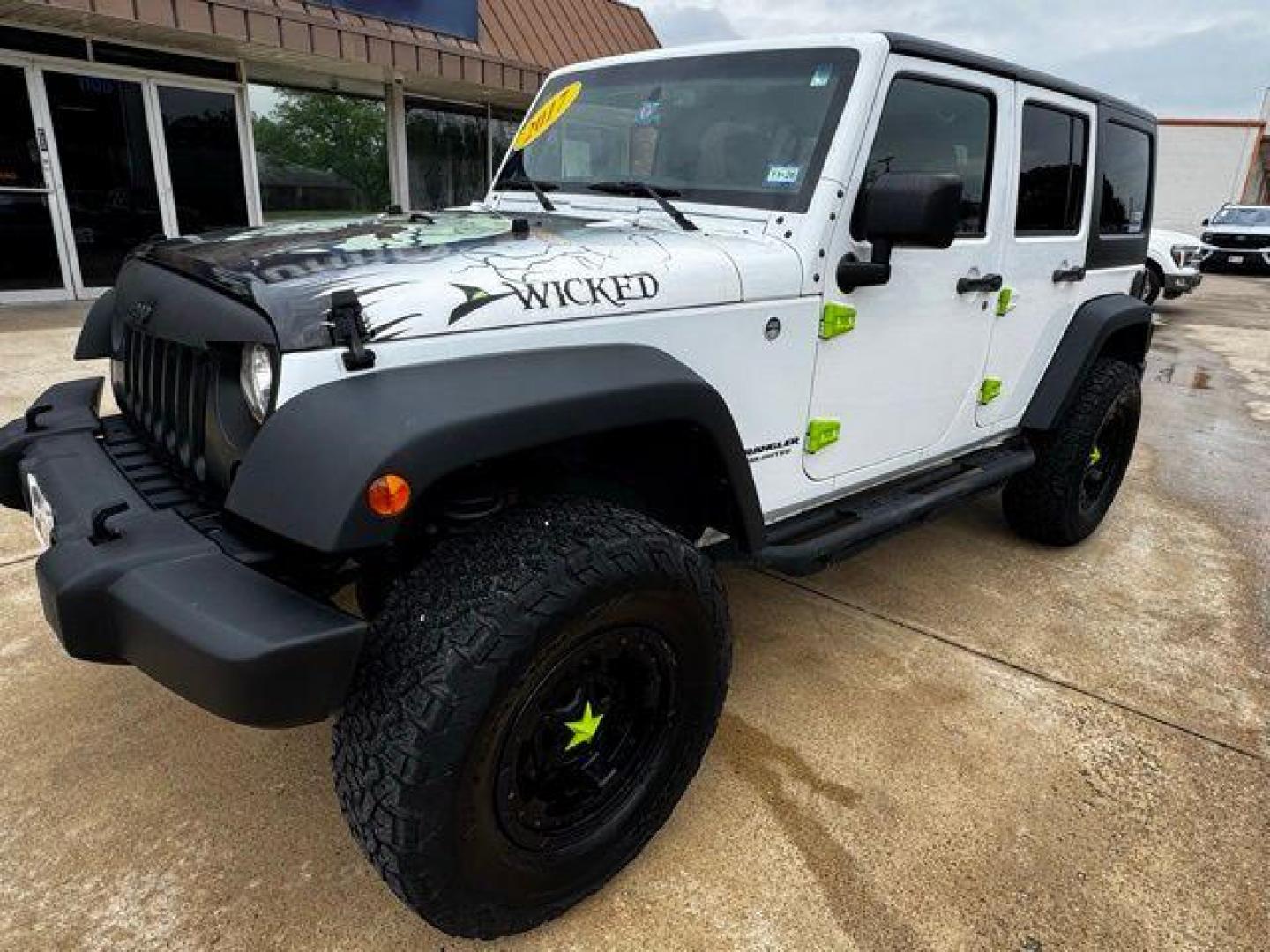 2017 Bright White Clearcoat /Black Jeep Wrangler Unlimited Rubicon (1C4BJWFGXHL) with an 3.6L V6 24V VVT engine, Automatic transmission, located at 1105 E Mulberry, Kaufman, TX, 75142, (972) 962-2151, 32.589550, -96.300926 - Photo#27