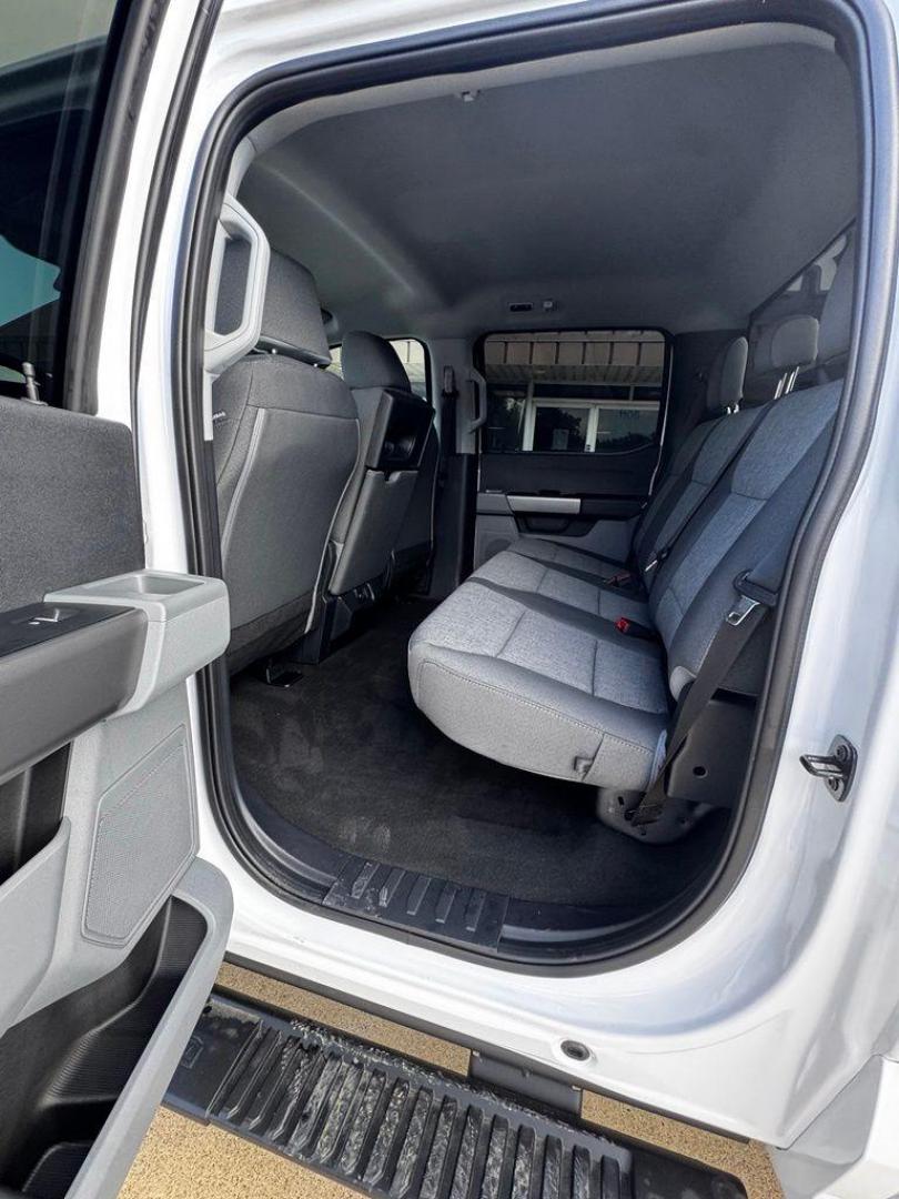 2026 Oxford White /Med Dark Slate Ford F-350SD XL (1FT8W3DT9TE) with an Power Stroke 6.7L V8 DI 32V OHV Turbodiesel engine, Automatic transmission, located at 1105 E Mulberry, Kaufman, TX, 75142, (972) 962-2151, 32.589550, -96.300926 - $4,157 off MSRP!<br><br>4WD.<br>Oxford White 2026 Ford F-350SD 4D Crew Cab XL DRW 4WD 10-Speed Automatic Power Stroke 6.7L V8 DI 32V OHV Turbodiesel Price includes: $1000 - Employee Pricing Retail Customer Cash. Exp. 07/06/2026 - Photo#22
