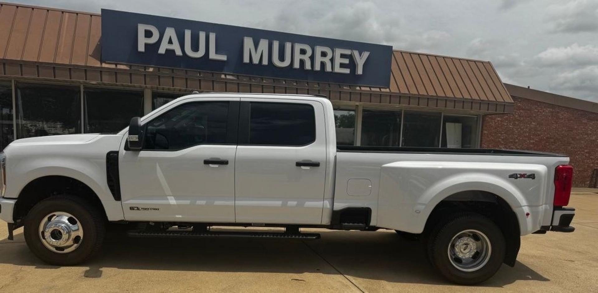 2026 Oxford White /Medium Dark Slate Ford F-350SD XL (1FT8W3DT9TE) with an Power Stroke 6.7L V8 DI 32V OHV Turbodiesel engine, Automatic transmission, located at 1105 E Mulberry, Kaufman, TX, 75142, (972) 962-2151, 32.589550, -96.300926 - $6,457 off MSRP!<br><br>4WD.<br>Oxford White 2026 Ford F-350SD 4D Crew Cab XL DRW 4WD 10-Speed Automatic Power Stroke 6.7L V8 DI 32V OHV Turbodiesel Price includes: $1000 - Retail Customer Cash. Exp. 09/30/2026 $1500 - Retail Customer Cash. Exp. 09/30/2026- Photo#27