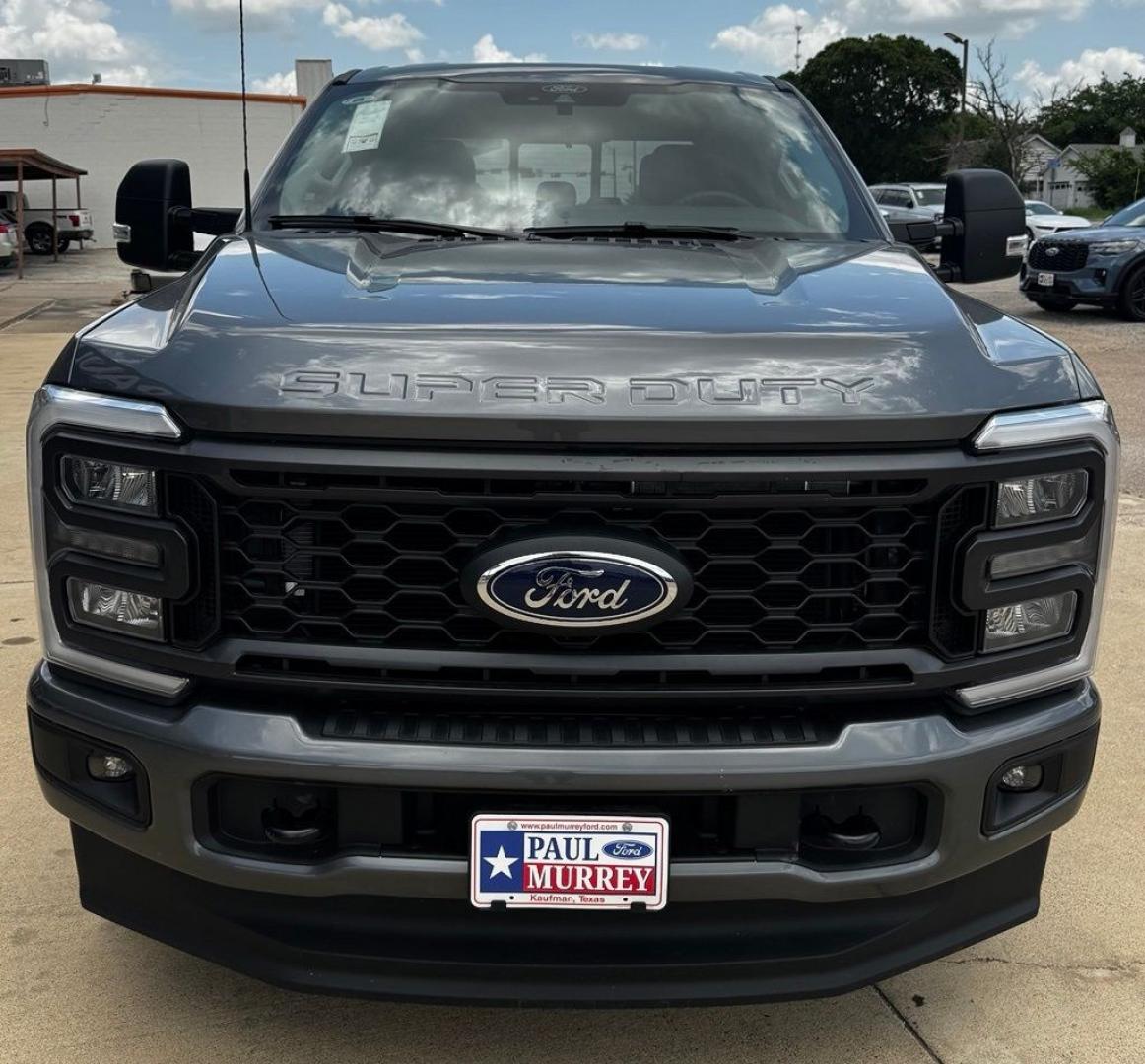 2026 Gray Metallic /Medium Dark Slate Ford F-250SD XL (1FT7W2BT7TE) with an Power Stroke 6.7L V8 DI 32V OHV Turbodiesel engine, Automatic transmission, located at 1105 E Mulberry, Kaufman, TX, 75142, (972) 962-2151, 32.589550, -96.300926 - $6,474 off MSRP!<br><br>4WD.<br>Carbonized Gray Metallic 2026 Ford F-250SD 4D Crew Cab XL 4WD 10-Speed Automatic Power Stroke 6.7L V8 DI 32V OHV Turbodiesel Price includes: $1000 - Retail Customer Cash. Exp. 09/30/2026 $1500 - Retail Customer Cash. Exp. 09/30/2026- Photo#3