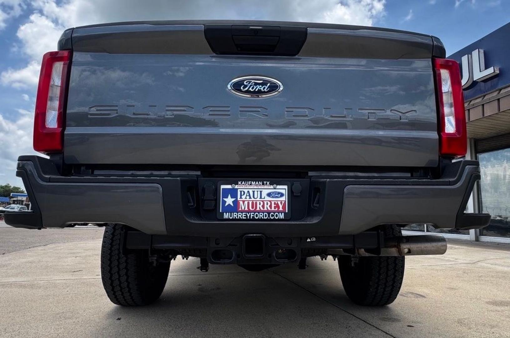 2026 Gray Metallic /Medium Dark Slate Ford F-250SD XL (1FT7W2BT7TE) with an Power Stroke 6.7L V8 DI 32V OHV Turbodiesel engine, Automatic transmission, located at 1105 E Mulberry, Kaufman, TX, 75142, (972) 962-2151, 32.589550, -96.300926 - $6,474 off MSRP!<br><br>4WD.<br>Carbonized Gray Metallic 2026 Ford F-250SD 4D Crew Cab XL 4WD 10-Speed Automatic Power Stroke 6.7L V8 DI 32V OHV Turbodiesel Price includes: $1000 - Retail Customer Cash. Exp. 09/30/2026 $1500 - Retail Customer Cash. Exp. 09/30/2026- Photo#4