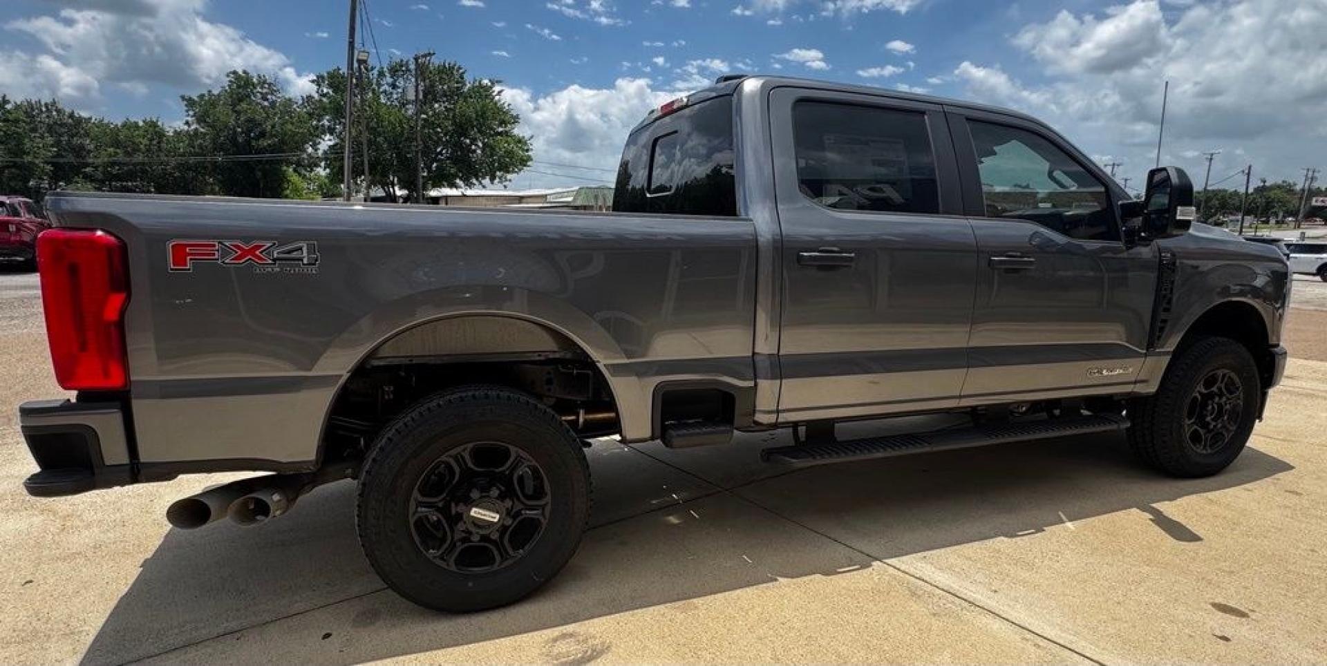 2026 Gray Metallic /Medium Dark Slate Ford F-250SD XL (1FT7W2BT7TE) with an Power Stroke 6.7L V8 DI 32V OHV Turbodiesel engine, Automatic transmission, located at 1105 E Mulberry, Kaufman, TX, 75142, (972) 962-2151, 32.589550, -96.300926 - $6,474 off MSRP!<br><br>4WD.<br>Carbonized Gray Metallic 2026 Ford F-250SD 4D Crew Cab XL 4WD 10-Speed Automatic Power Stroke 6.7L V8 DI 32V OHV Turbodiesel Price includes: $1000 - Retail Customer Cash. Exp. 09/30/2026 $1500 - Retail Customer Cash. Exp. 09/30/2026- Photo#7