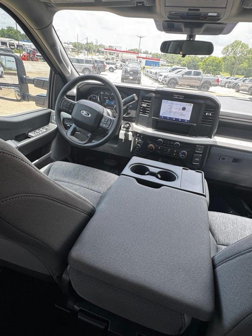 2026 Gray Metallic /Medium Dark Slate Ford F-250SD XL (1FT7W2BT7TE) with an Power Stroke 6.7L V8 DI 32V OHV Turbodiesel engine, Automatic transmission, located at 1105 E Mulberry, Kaufman, TX, 75142, (972) 962-2151, 32.589550, -96.300926 - $6,474 off MSRP!<br><br>4WD.<br>Carbonized Gray Metallic 2026 Ford F-250SD 4D Crew Cab XL 4WD 10-Speed Automatic Power Stroke 6.7L V8 DI 32V OHV Turbodiesel Price includes: $1000 - Retail Customer Cash. Exp. 09/30/2026 $1500 - Retail Customer Cash. Exp. 09/30/2026- Photo#21