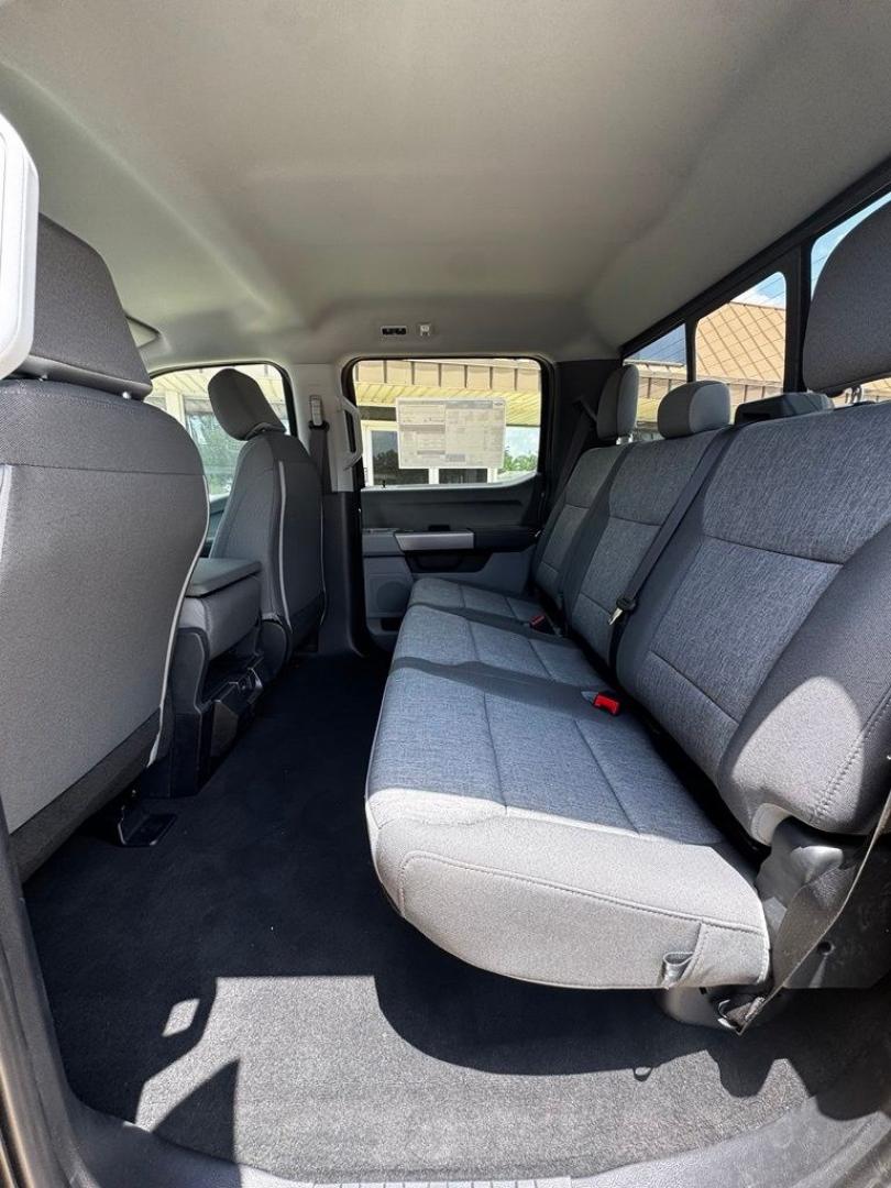 2026 Gray Metallic /Medium Dark Slate Ford F-250SD XL (1FT7W2BT7TE) with an Power Stroke 6.7L V8 DI 32V OHV Turbodiesel engine, Automatic transmission, located at 1105 E Mulberry, Kaufman, TX, 75142, (972) 962-2151, 32.589550, -96.300926 - $6,474 off MSRP!<br><br>4WD.<br>Carbonized Gray Metallic 2026 Ford F-250SD 4D Crew Cab XL 4WD 10-Speed Automatic Power Stroke 6.7L V8 DI 32V OHV Turbodiesel Price includes: $1000 - Retail Customer Cash. Exp. 09/30/2026 $1500 - Retail Customer Cash. Exp. 09/30/2026- Photo#24