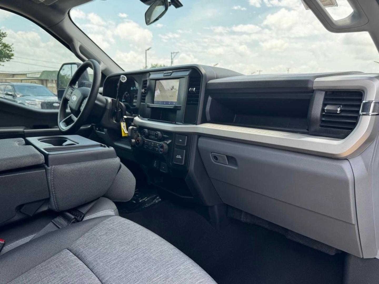 2026 Gray Metallic /Medium Dark Slate Ford F-250SD XL (1FT7W2BT7TE) with an Power Stroke 6.7L V8 DI 32V OHV Turbodiesel engine, Automatic transmission, located at 1105 E Mulberry, Kaufman, TX, 75142, (972) 962-2151, 32.589550, -96.300926 - $6,474 off MSRP!<br><br>4WD.<br>Carbonized Gray Metallic 2026 Ford F-250SD 4D Crew Cab XL 4WD 10-Speed Automatic Power Stroke 6.7L V8 DI 32V OHV Turbodiesel Price includes: $1000 - Retail Customer Cash. Exp. 09/30/2026 $1500 - Retail Customer Cash. Exp. 09/30/2026- Photo#29