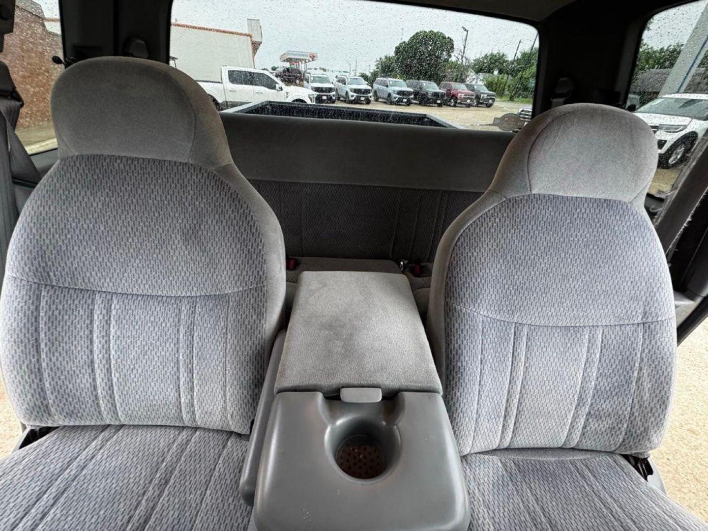 1998 Pacific Green Clearcoat Metallic Ford F-150 (1FTZX1727WK) with an 4.2L V6 EFI engine, Automatic transmission, located at 1105 E Mulberry, Kaufman, TX, 75142, (972) 962-2151, 32.589550, -96.300926 - Green 1998 Ford F-150 RWD 4-Speed Automatic with Overdrive 4.2L V6 EFI<br><br><br>Recent Arrival!<br><br><br>Please call Paul Murrey Ford Inc. In Kaufman Texas A Family Dealership Since 1952 Serving the Dallas Fort Worth and East Texas areas for over 70 years. Please call 972-962-2151 www.murreyford - Photo#6