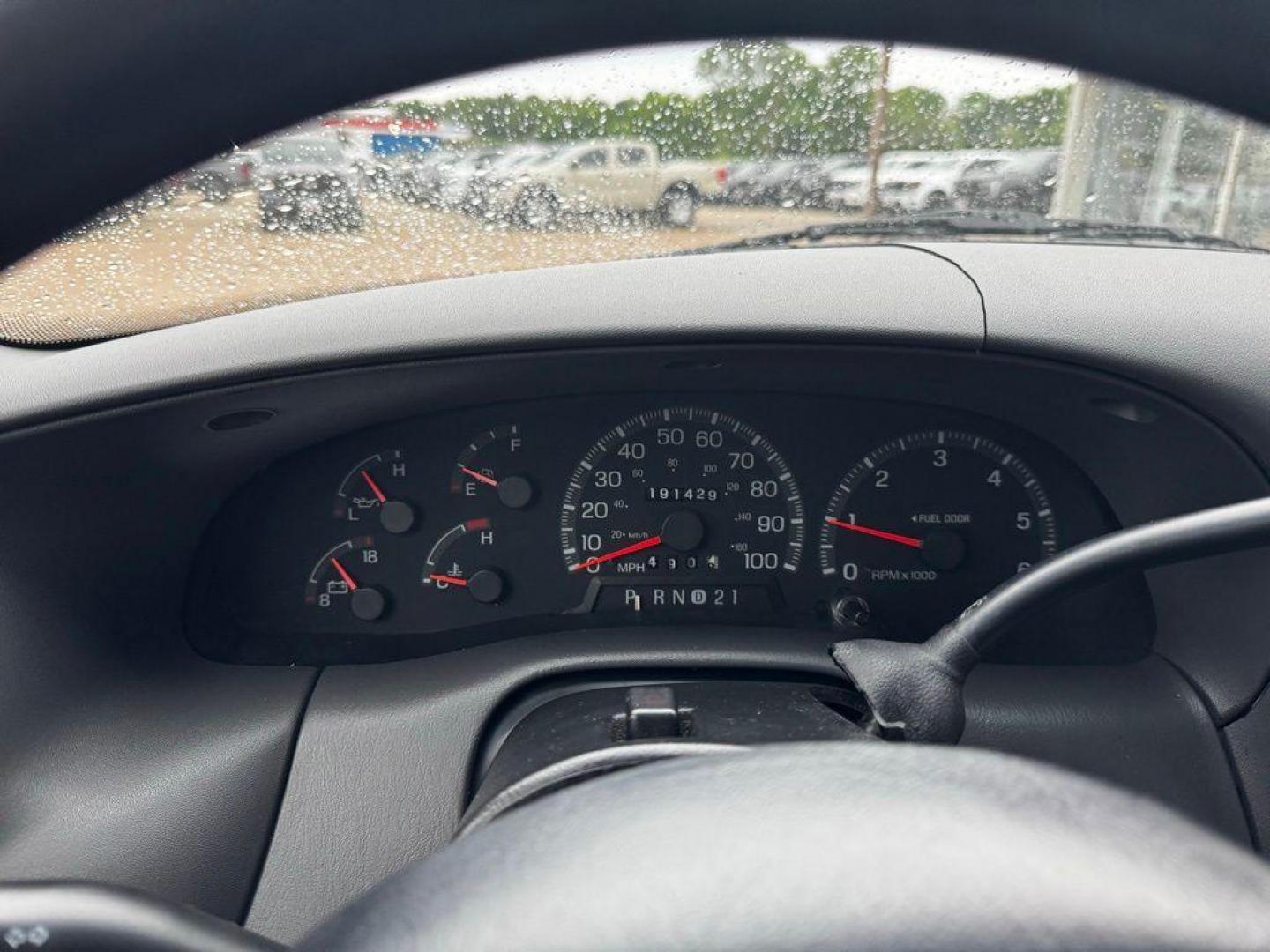 1998 Pacific Green Clearcoat Metallic Ford F-150 (1FTZX1727WK) with an 4.2L V6 EFI engine, Automatic transmission, located at 1105 E Mulberry, Kaufman, TX, 75142, (972) 962-2151, 32.589550, -96.300926 - Green 1998 Ford F-150 RWD 4-Speed Automatic with Overdrive 4.2L V6 EFI<br><br><br>Recent Arrival!<br><br><br>Please call Paul Murrey Ford Inc. In Kaufman Texas A Family Dealership Since 1952 Serving the Dallas Fort Worth and East Texas areas for over 70 years. Please call 972-962-2151 www.murreyford - Photo#9