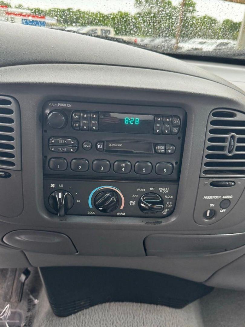 1998 Pacific Green Clearcoat Metallic Ford F-150 (1FTZX1727WK) with an 4.2L V6 EFI engine, Automatic transmission, located at 1105 E Mulberry, Kaufman, TX, 75142, (972) 962-2151, 32.589550, -96.300926 - Photo#15