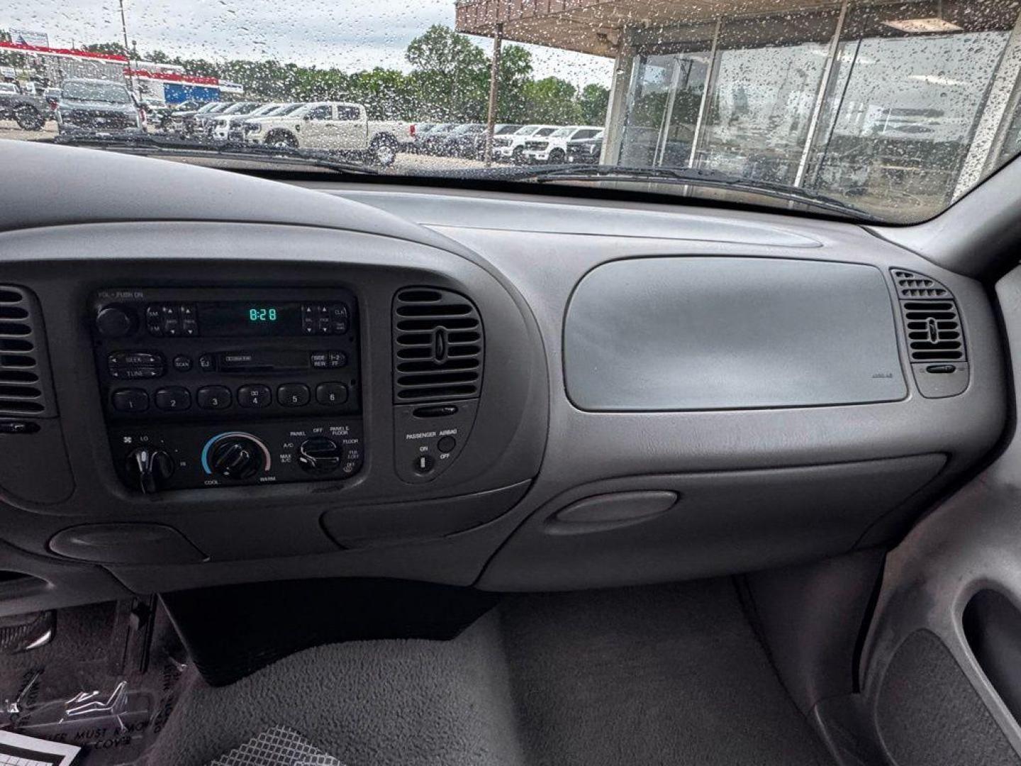 1998 Pacific Green Clearcoat Metallic Ford F-150 (1FTZX1727WK) with an 4.2L V6 EFI engine, Automatic transmission, located at 1105 E Mulberry, Kaufman, TX, 75142, (972) 962-2151, 32.589550, -96.300926 - Green 1998 Ford F-150 RWD 4-Speed Automatic with Overdrive 4.2L V6 EFI<br><br><br>Recent Arrival!<br><br><br>Please call Paul Murrey Ford Inc. In Kaufman Texas A Family Dealership Since 1952 Serving the Dallas Fort Worth and East Texas areas for over 70 years. Please call 972-962-2151 www.murreyford - Photo#11