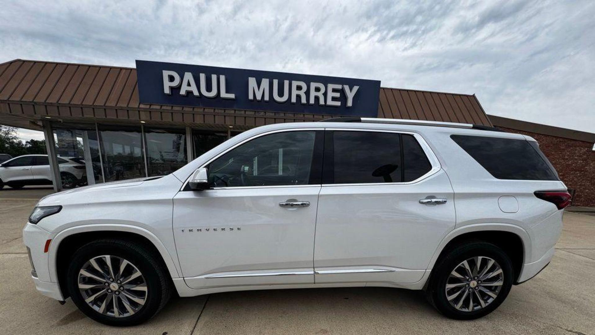 2023 Pearl /Black Chevrolet Traverse Premier (1GNERKKW2PJ) with an 3.6L V6 SIDI VVT engine, Automatic transmission, located at 1105 E Mulberry, Kaufman, TX, 75142, (972) 962-2151, 32.589550, -96.300926 - Iridescent Pearl Tricoat 2023 Chevrolet Traverse 4D Sport Utility Premier FWD 9-Speed Automatic 3.6L V6 SIDI VVT<br><br><br>Recent Arrival! Odometer is 28406 miles below market average! 18/27 City/Highway MPG<br><br><br>Please call Paul Murrey Ford Inc. In Kaufman Texas A Family Dealership Since 195 - Photo#0
