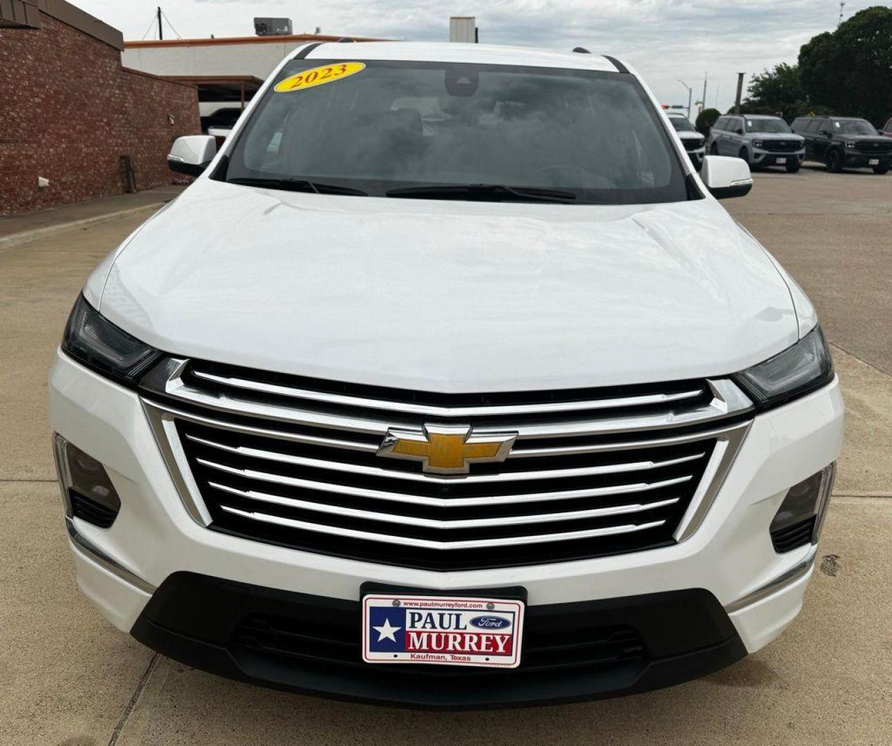 2023 Pearl /Black Chevrolet Traverse Premier (1GNERKKW2PJ) with an 3.6L V6 SIDI VVT engine, Automatic transmission, located at 1105 E Mulberry, Kaufman, TX, 75142, (972) 962-2151, 32.589550, -96.300926 - Iridescent Pearl Tricoat 2023 Chevrolet Traverse 4D Sport Utility Premier FWD 9-Speed Automatic 3.6L V6 SIDI VVT<br><br><br>Recent Arrival! Odometer is 28406 miles below market average! 18/27 City/Highway MPG<br><br><br>Please call Paul Murrey Ford Inc. In Kaufman Texas A Family Dealership Since 195 - Photo#1