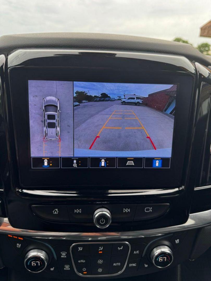 2023 Pearl /Black Chevrolet Traverse Premier (1GNERKKW2PJ) with an 3.6L V6 SIDI VVT engine, Automatic transmission, located at 1105 E Mulberry, Kaufman, TX, 75142, (972) 962-2151, 32.589550, -96.300926 - Iridescent Pearl Tricoat 2023 Chevrolet Traverse 4D Sport Utility Premier FWD 9-Speed Automatic 3.6L V6 SIDI VVT<br><br><br>Recent Arrival! Odometer is 28406 miles below market average! 18/27 City/Highway MPG<br><br><br>Please call Paul Murrey Ford Inc. In Kaufman Texas A Family Dealership Since 195 - Photo#9