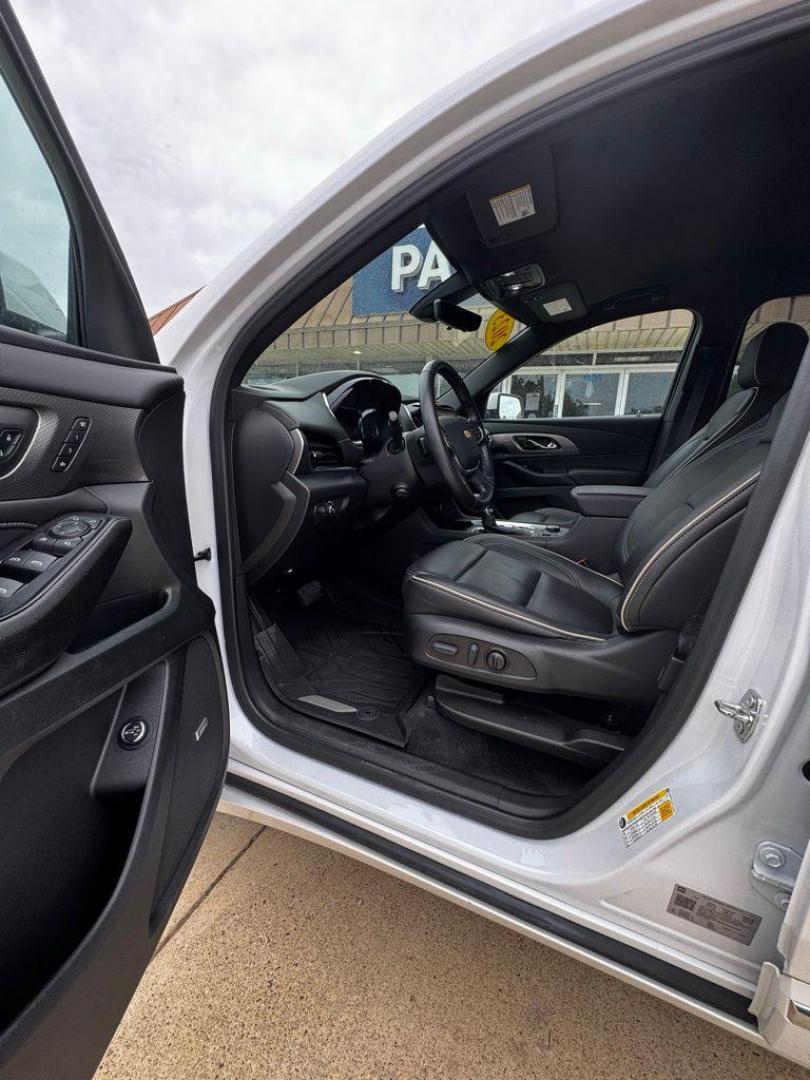 2023 Pearl /Black Chevrolet Traverse Premier (1GNERKKW2PJ) with an 3.6L V6 SIDI VVT engine, Automatic transmission, located at 1105 E Mulberry, Kaufman, TX, 75142, (972) 962-2151, 32.589550, -96.300926 - Iridescent Pearl Tricoat 2023 Chevrolet Traverse 4D Sport Utility Premier FWD 9-Speed Automatic 3.6L V6 SIDI VVT<br><br><br>Recent Arrival! Odometer is 28406 miles below market average! 18/27 City/Highway MPG<br><br><br>Please call Paul Murrey Ford Inc. In Kaufman Texas A Family Dealership Since 195 - Photo#11