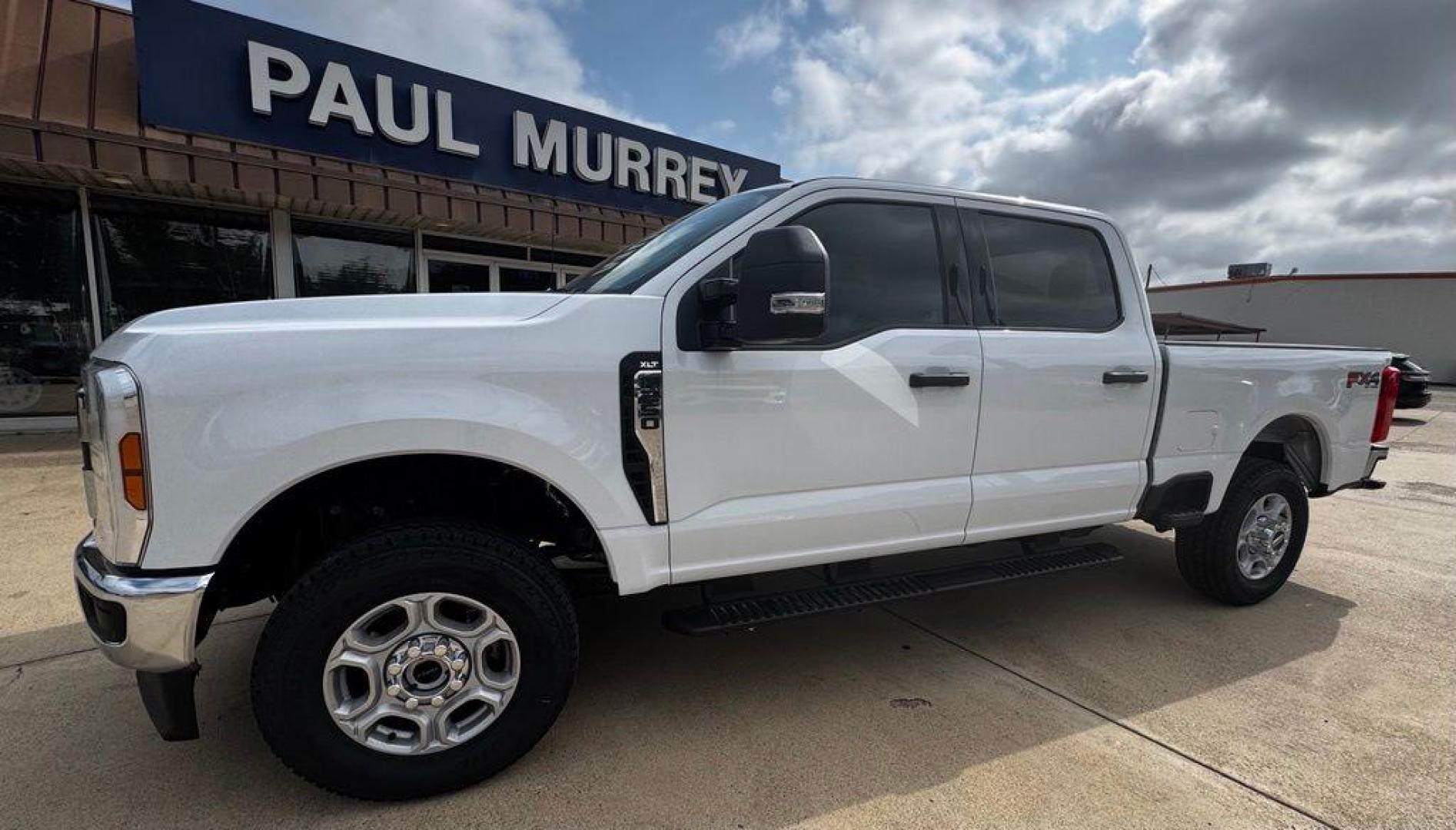 2026 Oxford White /Medium Dark Slate Ford F-250SD XLT (1FT7W2BN6TE) with an 7.3L V8 PFI SOHC 16V Federal 405hp engine, Automatic transmission, located at 1105 E Mulberry, Kaufman, TX, 75142, (972) 962-2151, 32.589550, -96.300926 - $2,086 off MSRP!<br><br>4WD.<br>Oxford White 2026 Ford F-250SD 4D Crew Cab XLT 4WD 10-Speed Automatic 7.3L V8 PFI SOHC 16V Federal 405hp - Photo#1