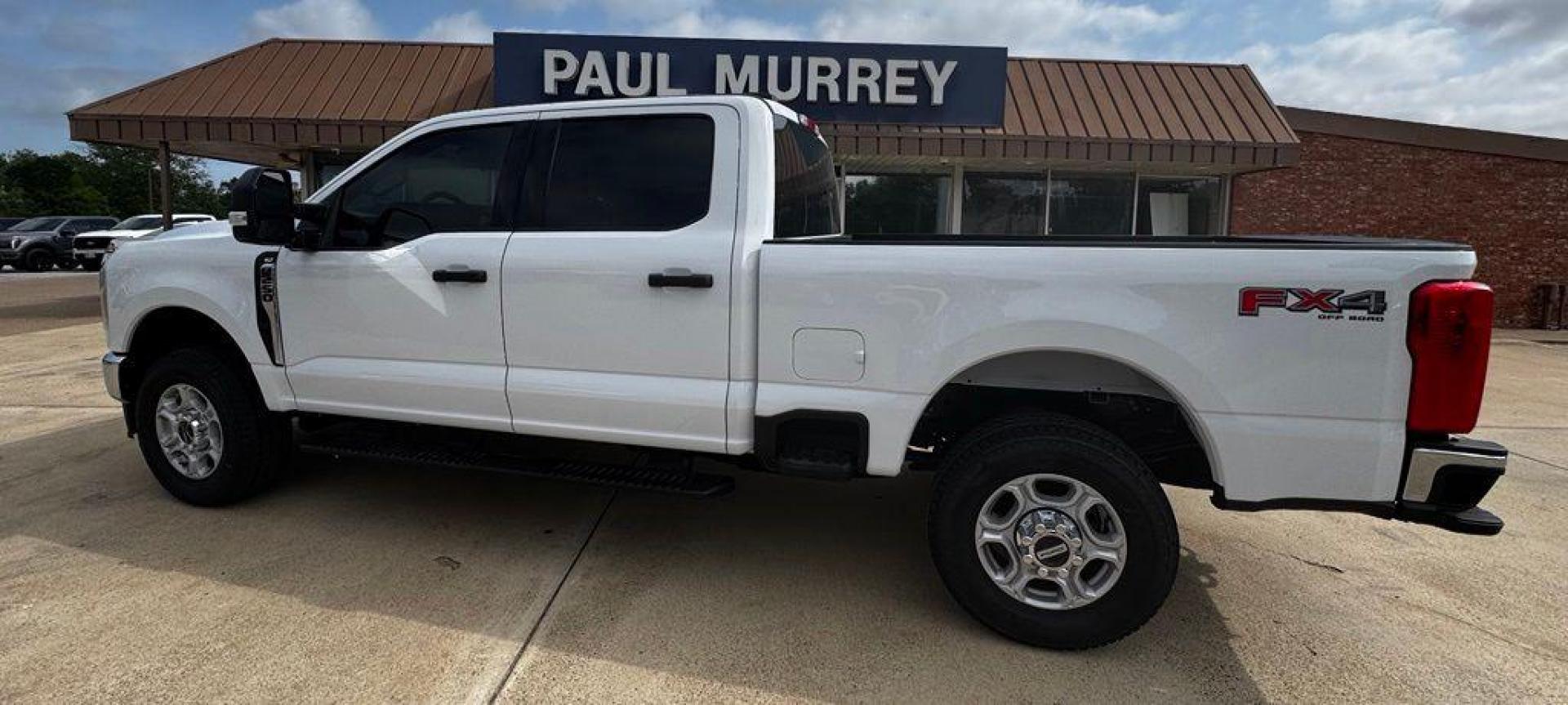 2026 Oxford White /Medium Dark Slate Ford F-250SD XLT (1FT7W2BN6TE) with an 7.3L V8 PFI SOHC 16V Federal 405hp engine, Automatic transmission, located at 1105 E Mulberry, Kaufman, TX, 75142, (972) 962-2151, 32.589550, -96.300926 - $2,086 off MSRP!<br><br>4WD.<br>Oxford White 2026 Ford F-250SD 4D Crew Cab XLT 4WD 10-Speed Automatic 7.3L V8 PFI SOHC 16V Federal 405hp - Photo#2