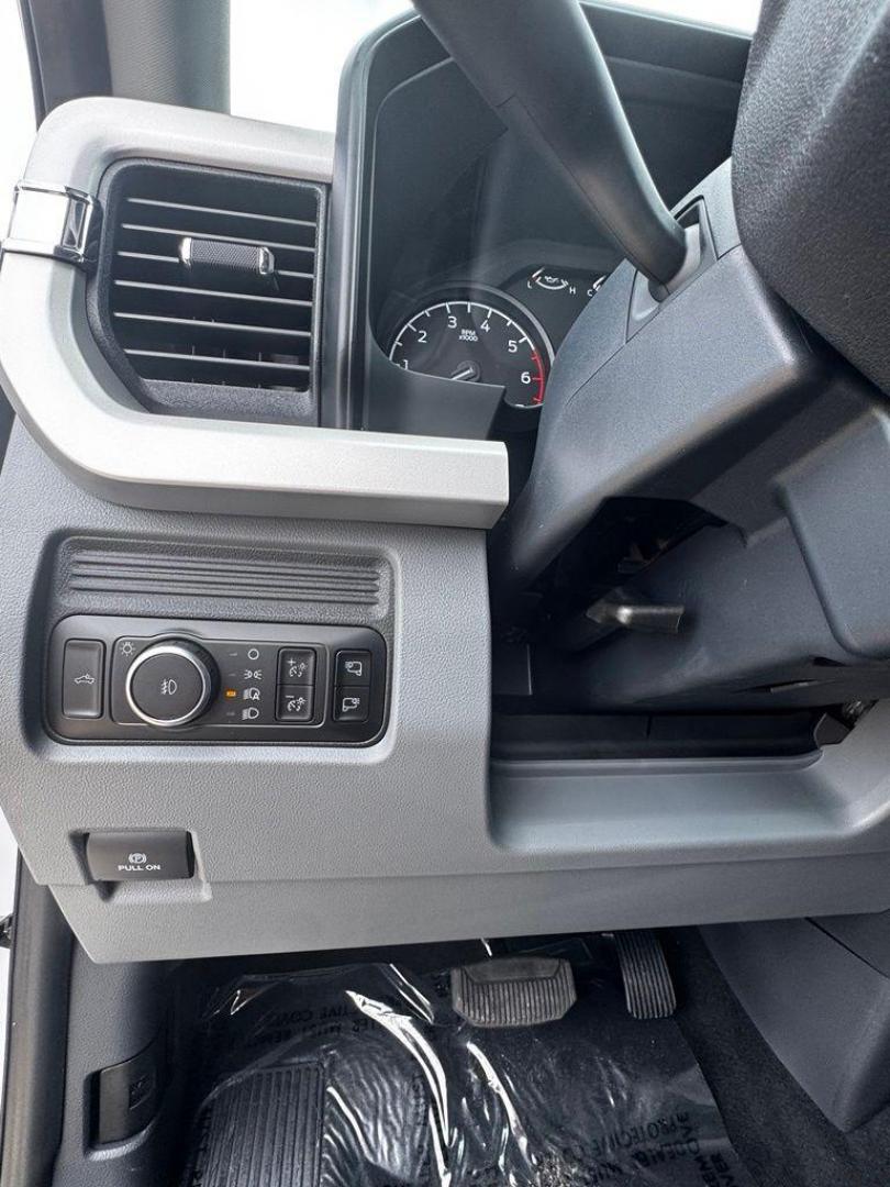 2026 Oxford White /Medium Dark Slate Ford F-250SD XLT (1FT7W2BN6TE) with an 7.3L V8 PFI SOHC 16V Federal 405hp engine, Automatic transmission, located at 1105 E Mulberry, Kaufman, TX, 75142, (972) 962-2151, 32.589550, -96.300926 - $2,086 off MSRP!<br><br>4WD.<br>Oxford White 2026 Ford F-250SD 4D Crew Cab XLT 4WD 10-Speed Automatic 7.3L V8 PFI SOHC 16V Federal 405hp - Photo#12
