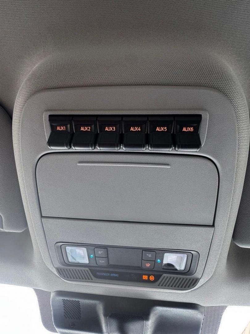 2026 Oxford White /Medium Dark Slate Ford F-250SD XLT (1FT7W2BN6TE) with an 7.3L V8 PFI SOHC 16V Federal 405hp engine, Automatic transmission, located at 1105 E Mulberry, Kaufman, TX, 75142, (972) 962-2151, 32.589550, -96.300926 - $2,086 off MSRP!<br><br>4WD.<br>Oxford White 2026 Ford F-250SD 4D Crew Cab XLT 4WD 10-Speed Automatic 7.3L V8 PFI SOHC 16V Federal 405hp - Photo#17