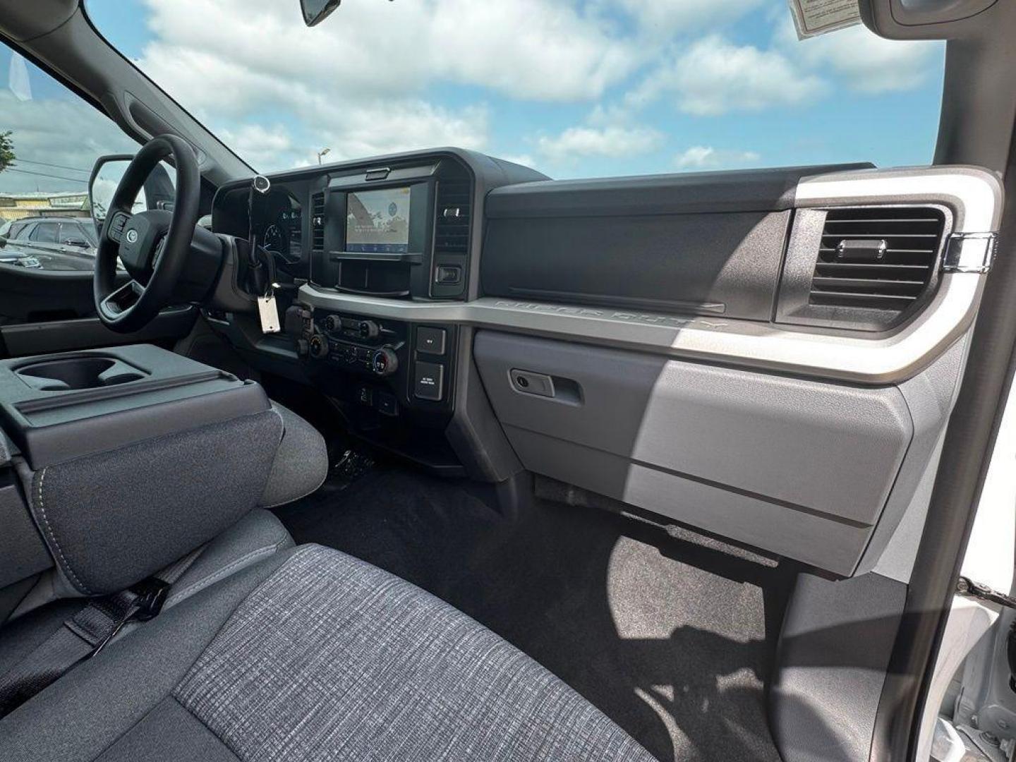 2026 Oxford White /Medium Dark Slate Ford F-250SD XLT (1FT7W2BN6TE) with an 7.3L V8 PFI SOHC 16V Federal 405hp engine, Automatic transmission, located at 1105 E Mulberry, Kaufman, TX, 75142, (972) 962-2151, 32.589550, -96.300926 - $2,086 off MSRP!<br><br>4WD.<br>Oxford White 2026 Ford F-250SD 4D Crew Cab XLT 4WD 10-Speed Automatic 7.3L V8 PFI SOHC 16V Federal 405hp - Photo#26