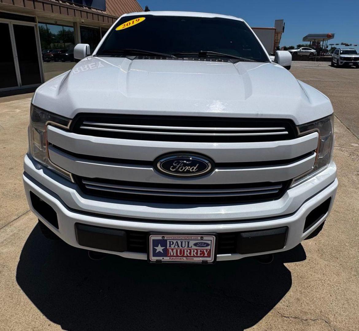 2019 Oxford White /Black Ford F-150 Lariat (1FTEW1E57KK) with an 5.0L V8 engine, Automatic transmission, located at 1105 E Mulberry, Kaufman, TX, 75142, (972) 962-2151, 32.589550, -96.300926 - Oxford White 2019 Ford F-150 4D SuperCrew Lariat 4WD 10-Speed Automatic 5.0L V8 4WD.<br><br><br>Recent Arrival!<br><br><br>Please call Paul Murrey Ford Inc. In Kaufman Texas A Family Dealership Since 1952 Serving the Dallas Fort Worth and East Texas areas for over 70 years. Please call 972-962-2151 - Photo#3