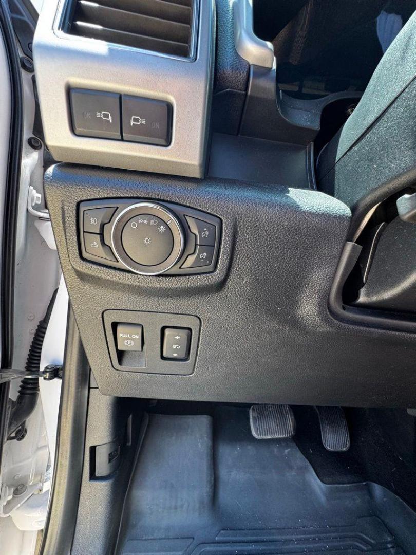 2019 Oxford White /Black Ford F-150 Lariat (1FTEW1E57KK) with an 5.0L V8 engine, Automatic transmission, located at 1105 E Mulberry, Kaufman, TX, 75142, (972) 962-2151, 32.589550, -96.300926 - Oxford White 2019 Ford F-150 4D SuperCrew Lariat 4WD 10-Speed Automatic 5.0L V8 4WD.<br><br><br>Recent Arrival!<br><br><br>Please call Paul Murrey Ford Inc. In Kaufman Texas A Family Dealership Since 1952 Serving the Dallas Fort Worth and East Texas areas for over 70 years. Please call 972-962-2151 - Photo#9