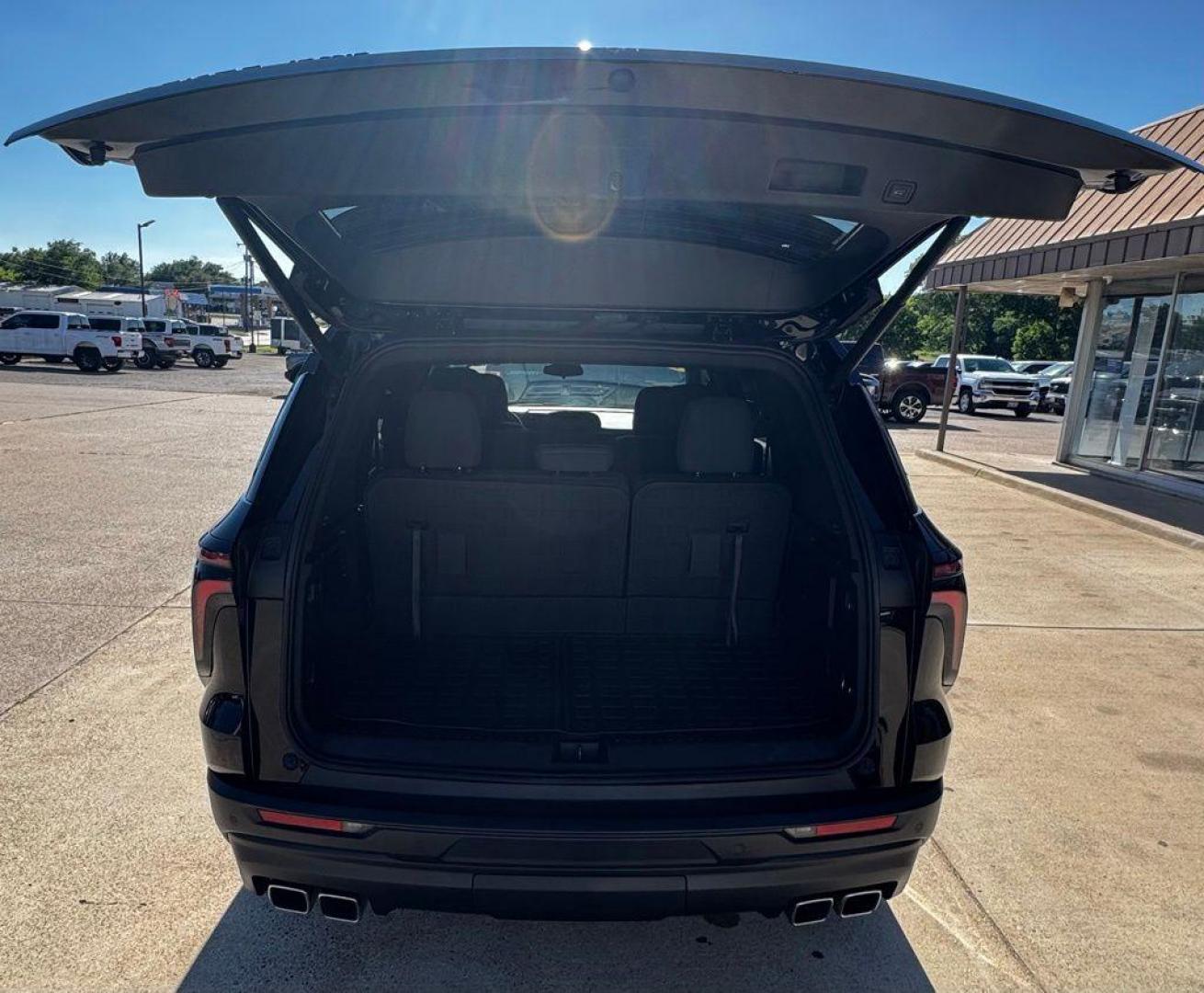 2024 Black Metallic /Black Chevrolet Traverse LS (1GNEVEKS0RJ) with an 2.5L DOHC engine, Automatic transmission, located at 1105 E Mulberry, Kaufman, TX, 75142, (972) 962-2151, 32.589550, -96.300926 - Mosaic Black Metallic 2024 Chevrolet Traverse 4D Sport Utility LS AWD 8-Speed Automatic 2.5L DOHC AWD.<br><br><br>Recent Arrival!<br><br><br>Please call Paul Murrey Ford Inc. In Kaufman Texas A Family Dealership Since 1952 Serving the Dallas Fort Worth and East Texas areas for over 70 years. Please - Photo#7