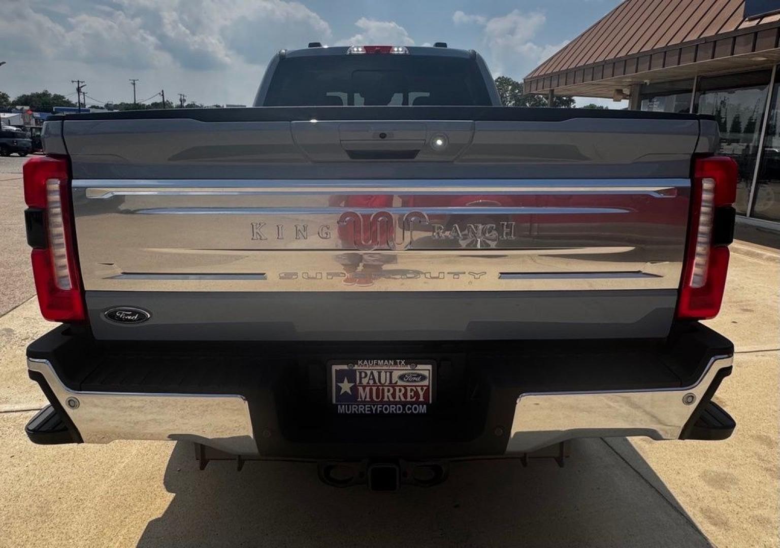 2026 Gray Metallic /Java Ford F-250SD King Ranch (1FT8W2BM8TE) with an 6.7L High Output Power Stroke V8 Diesel engine, Automatic transmission, located at 1105 E Mulberry, Kaufman, TX, 75142, (972) 962-2151, 32.589550, -96.300926 - $4,607 off MSRP!<br><br>4WD.<br>Glacier Gray Metallic Tri-Coat 2026 Ford F-250SD 4D Crew Cab King Ranch 4WD 10-Speed Automatic 6.7L High Output Power Stroke V8 Diesel- Photo#5