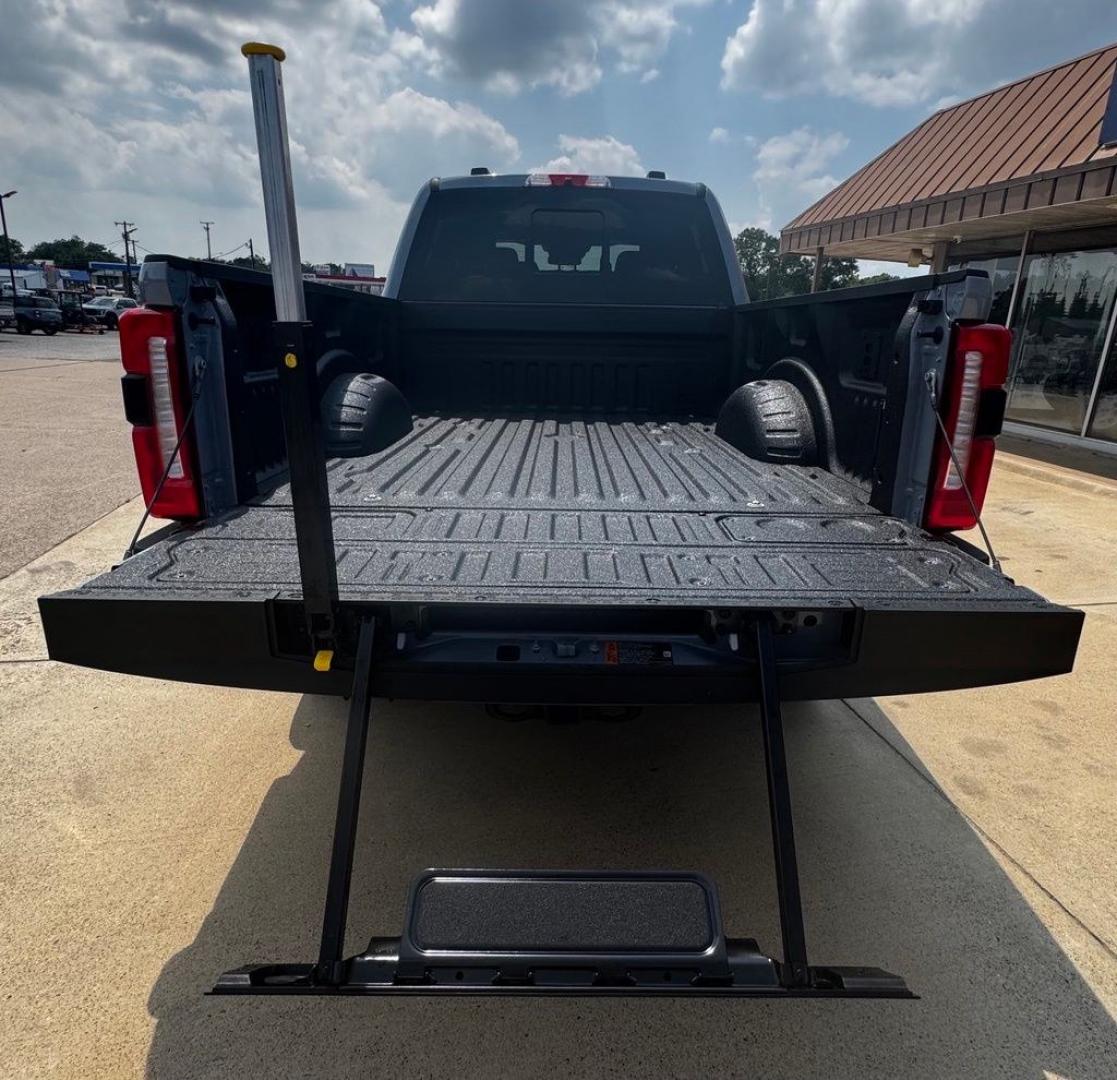 2026 Gray Metallic /Java Ford F-250SD King Ranch (1FT8W2BM8TE) with an 6.7L High Output Power Stroke V8 Diesel engine, Automatic transmission, located at 1105 E Mulberry, Kaufman, TX, 75142, (972) 962-2151, 32.589550, -96.300926 - $4,607 off MSRP!<br><br>4WD.<br>Glacier Gray Metallic Tri-Coat 2026 Ford F-250SD 4D Crew Cab King Ranch 4WD 10-Speed Automatic 6.7L High Output Power Stroke V8 Diesel- Photo#6