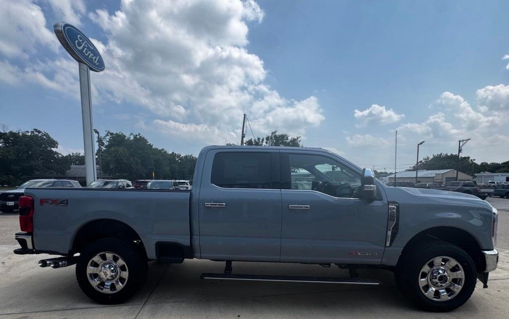 2026 Gray Metallic /Java Ford F-250SD King Ranch (1FT8W2BM8TE) with an 6.7L High Output Power Stroke V8 Diesel engine, Automatic transmission, located at 1105 E Mulberry, Kaufman, TX, 75142, (972) 962-2151, 32.589550, -96.300926 - $4,607 off MSRP!<br><br>4WD.<br>Glacier Gray Metallic Tri-Coat 2026 Ford F-250SD 4D Crew Cab King Ranch 4WD 10-Speed Automatic 6.7L High Output Power Stroke V8 Diesel- Photo#10