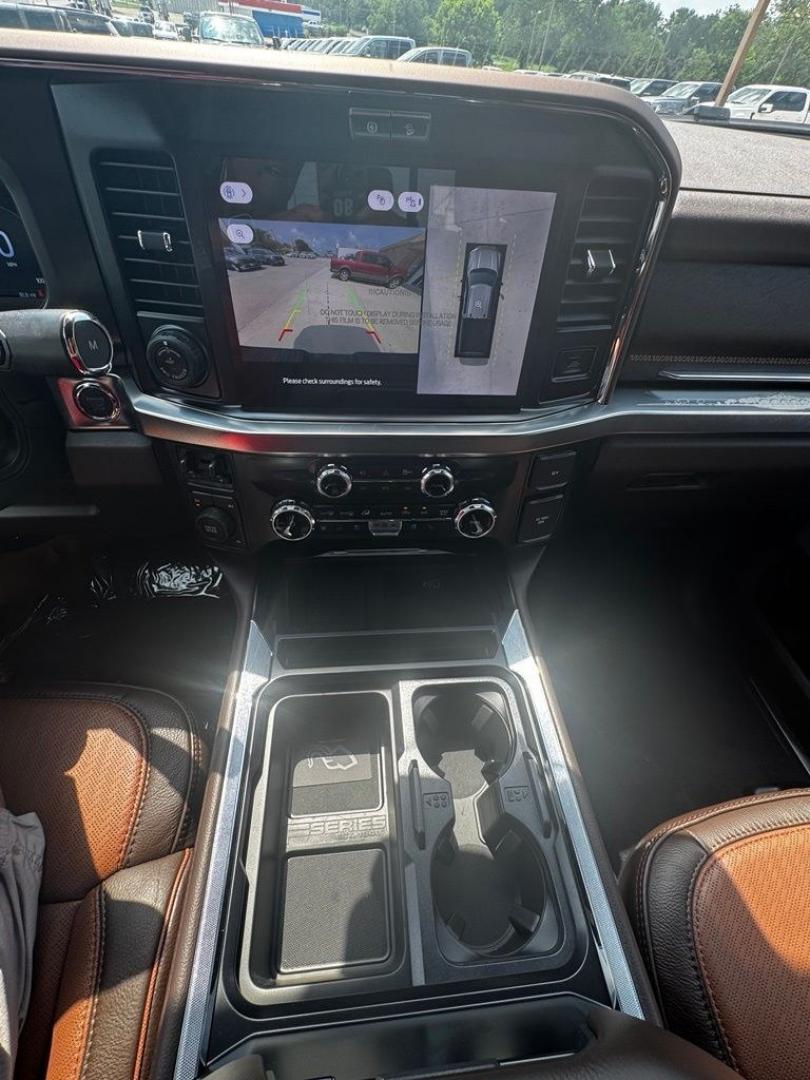2026 Gray Metallic /Java Ford F-250SD King Ranch (1FT8W2BM8TE) with an 6.7L High Output Power Stroke V8 Diesel engine, Automatic transmission, located at 1105 E Mulberry, Kaufman, TX, 75142, (972) 962-2151, 32.589550, -96.300926 - $4,607 off MSRP!<br><br>4WD.<br>Glacier Gray Metallic Tri-Coat 2026 Ford F-250SD 4D Crew Cab King Ranch 4WD 10-Speed Automatic 6.7L High Output Power Stroke V8 Diesel- Photo#18
