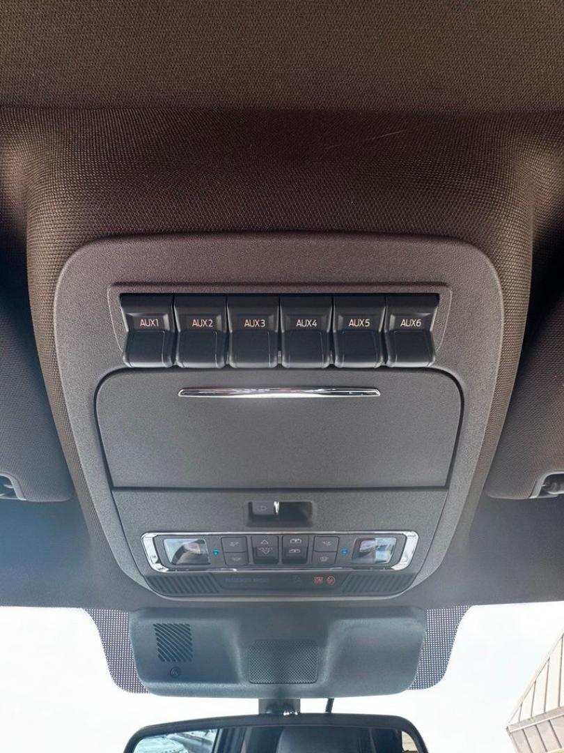 2026 Gray Metallic /Java Ford F-250SD King Ranch (1FT8W2BM8TE) with an 6.7L High Output Power Stroke V8 Diesel engine, Automatic transmission, located at 1105 E Mulberry, Kaufman, TX, 75142, (972) 962-2151, 32.589550, -96.300926 - $4,607 off MSRP!<br><br>4WD.<br>Glacier Gray Metallic Tri-Coat 2026 Ford F-250SD 4D Crew Cab King Ranch 4WD 10-Speed Automatic 6.7L High Output Power Stroke V8 Diesel- Photo#21