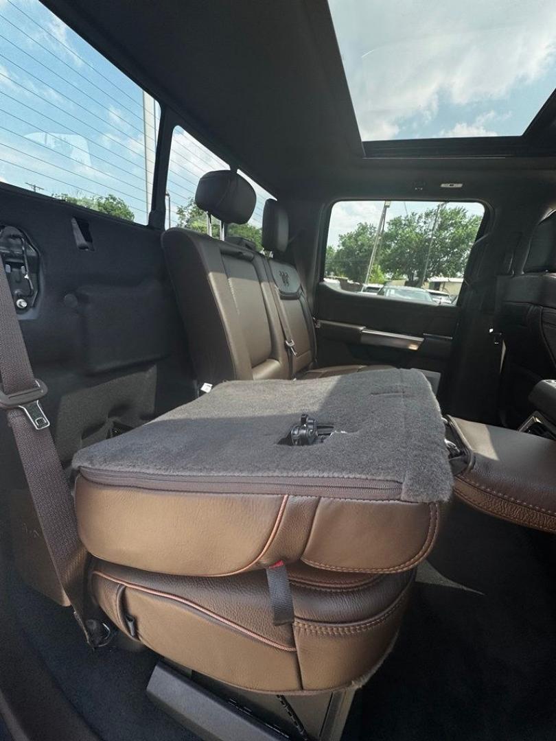 2026 Gray Metallic /Java Ford F-250SD King Ranch (1FT8W2BM8TE) with an 6.7L High Output Power Stroke V8 Diesel engine, Automatic transmission, located at 1105 E Mulberry, Kaufman, TX, 75142, (972) 962-2151, 32.589550, -96.300926 - $4,607 off MSRP!<br><br>4WD.<br>Glacier Gray Metallic Tri-Coat 2026 Ford F-250SD 4D Crew Cab King Ranch 4WD 10-Speed Automatic 6.7L High Output Power Stroke V8 Diesel- Photo#33