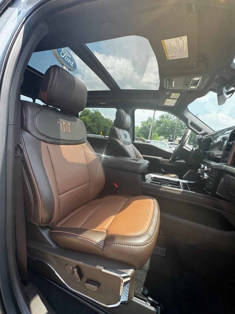 2026 Gray Metallic /Java Ford F-250SD King Ranch (1FT8W2BM8TE) with an 6.7L High Output Power Stroke V8 Diesel engine, Automatic transmission, located at 1105 E Mulberry, Kaufman, TX, 75142, (972) 962-2151, 32.589550, -96.300926 - $4,607 off MSRP!<br><br>4WD.<br>Glacier Gray Metallic Tri-Coat 2026 Ford F-250SD 4D Crew Cab King Ranch 4WD 10-Speed Automatic 6.7L High Output Power Stroke V8 Diesel- Photo#35