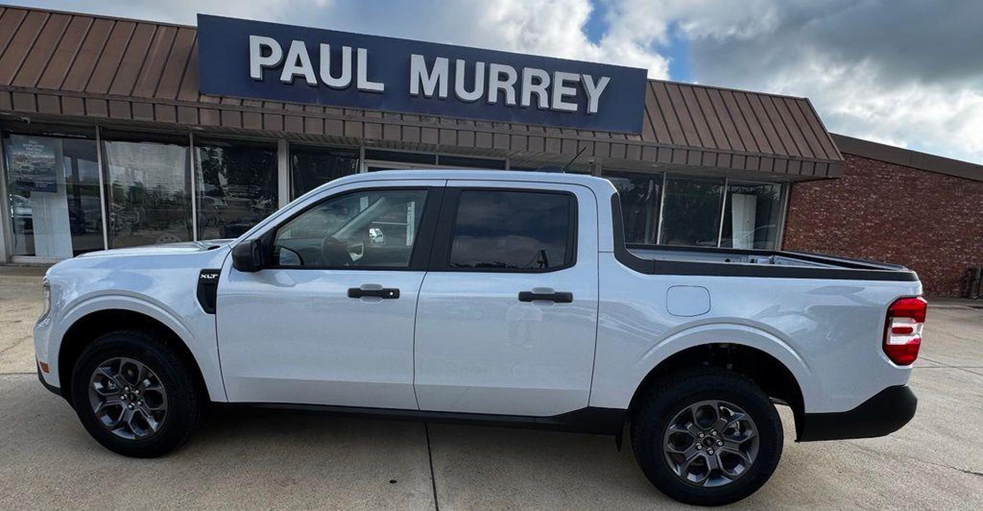 2026 White Metallic /Navy Pier/Aspen Gray Ford Maverick XLT (3FTTW8H35TR) with an 2.5L I-4 Hybrid engine, CVT transmission, located at 1105 E Mulberry, Kaufman, TX, 75142, (972) 962-2151, 32.589550, -96.300926 - 2.5L I-4 Hybrid.<br>Space White Metallic 2026 Ford Maverick 4D Crew Cab XLT FWD CVT 2.5L I-4 Hybrid 42/35 City/Highway MPG<br><br>42/35 City/Highway MPG - Photo#3