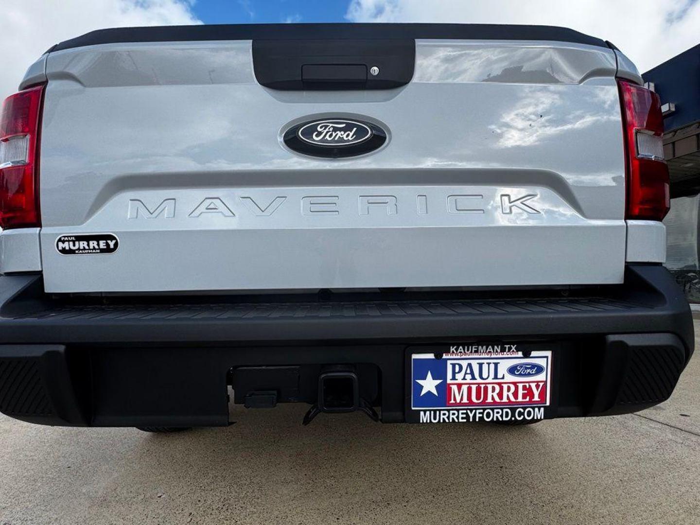2026 White Metallic /Navy Pier/Aspen Gray Ford Maverick XLT (3FTTW8H35TR) with an 2.5L I-4 Hybrid engine, CVT transmission, located at 1105 E Mulberry, Kaufman, TX, 75142, (972) 962-2151, 32.589550, -96.300926 - 2.5L I-4 Hybrid.<br>Space White Metallic 2026 Ford Maverick 4D Crew Cab XLT FWD CVT 2.5L I-4 Hybrid 42/35 City/Highway MPG<br><br>42/35 City/Highway MPG - Photo#5