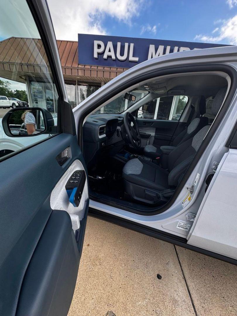 2026 White Metallic /Navy Pier/Aspen Gray Ford Maverick XLT (3FTTW8H35TR) with an 2.5L I-4 Hybrid engine, CVT transmission, located at 1105 E Mulberry, Kaufman, TX, 75142, (972) 962-2151, 32.589550, -96.300926 - 2.5L I-4 Hybrid.<br>Space White Metallic 2026 Ford Maverick 4D Crew Cab XLT FWD CVT 2.5L I-4 Hybrid 42/35 City/Highway MPG<br><br>42/35 City/Highway MPG - Photo#10