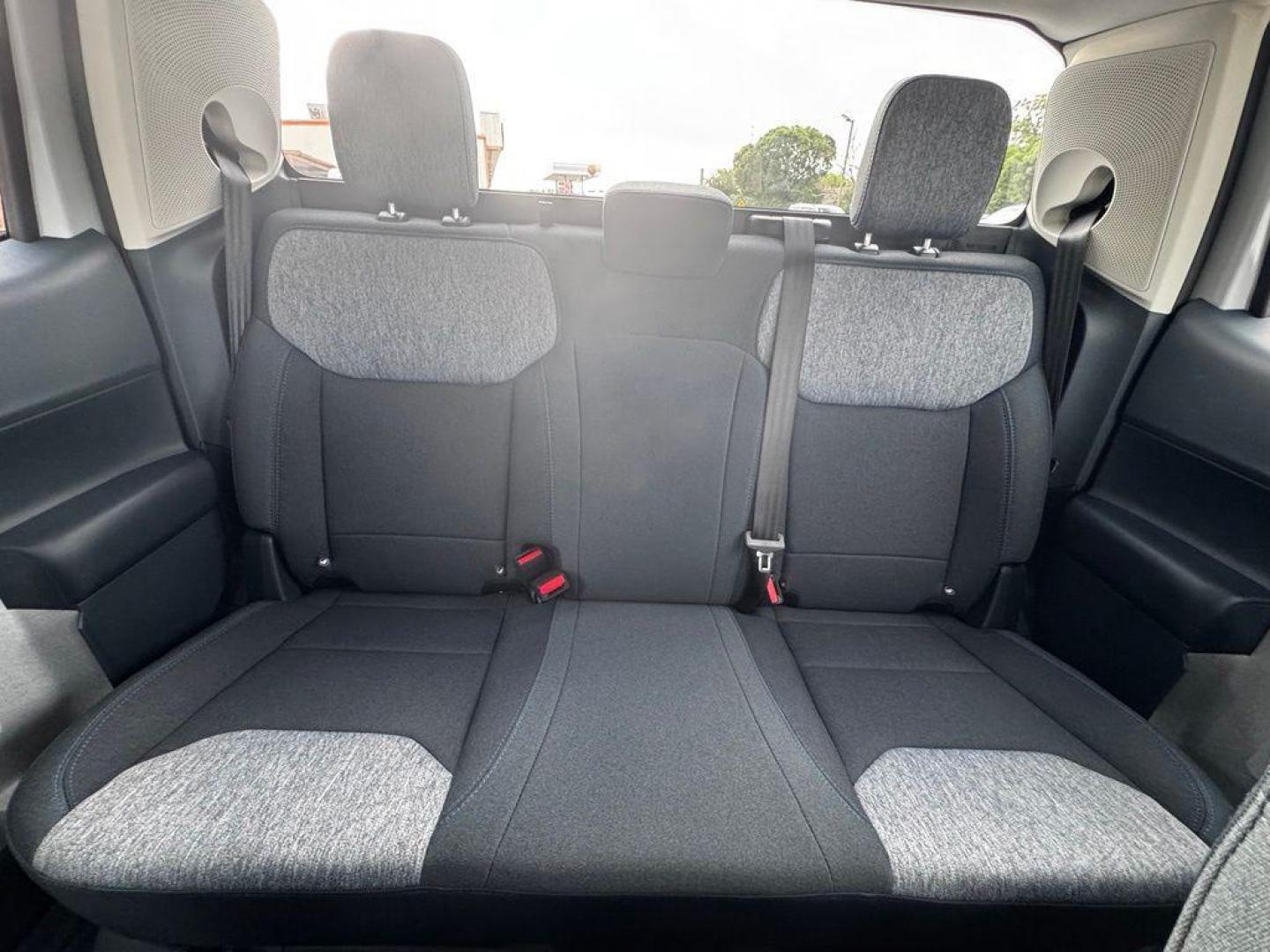 2026 White Metallic /Navy Pier/Aspen Gray Ford Maverick XLT (3FTTW8H35TR) with an 2.5L I-4 Hybrid engine, CVT transmission, located at 1105 E Mulberry, Kaufman, TX, 75142, (972) 962-2151, 32.589550, -96.300926 - 2.5L I-4 Hybrid.<br>Space White Metallic 2026 Ford Maverick 4D Crew Cab XLT FWD CVT 2.5L I-4 Hybrid 42/35 City/Highway MPG<br><br>42/35 City/Highway MPG - Photo#16