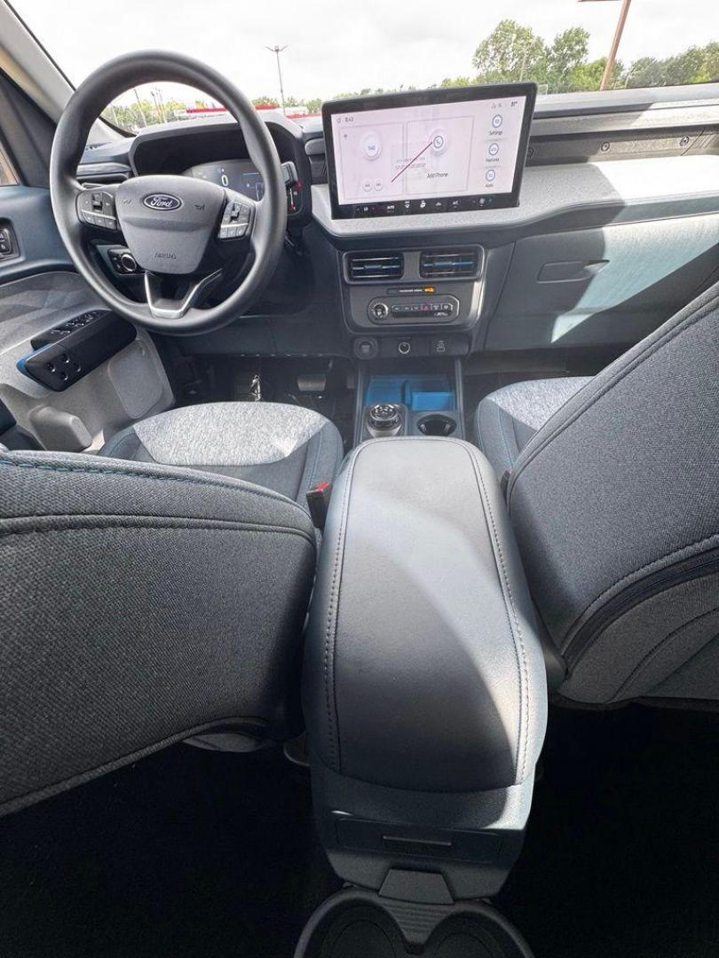 2026 White Metallic /Navy Pier/Aspen Gray Ford Maverick XLT (3FTTW8H35TR) with an 2.5L I-4 Hybrid engine, CVT transmission, located at 1105 E Mulberry, Kaufman, TX, 75142, (972) 962-2151, 32.589550, -96.300926 - 2.5L I-4 Hybrid.<br>Space White Metallic 2026 Ford Maverick 4D Crew Cab XLT FWD CVT 2.5L I-4 Hybrid 42/35 City/Highway MPG<br><br>42/35 City/Highway MPG - Photo#18